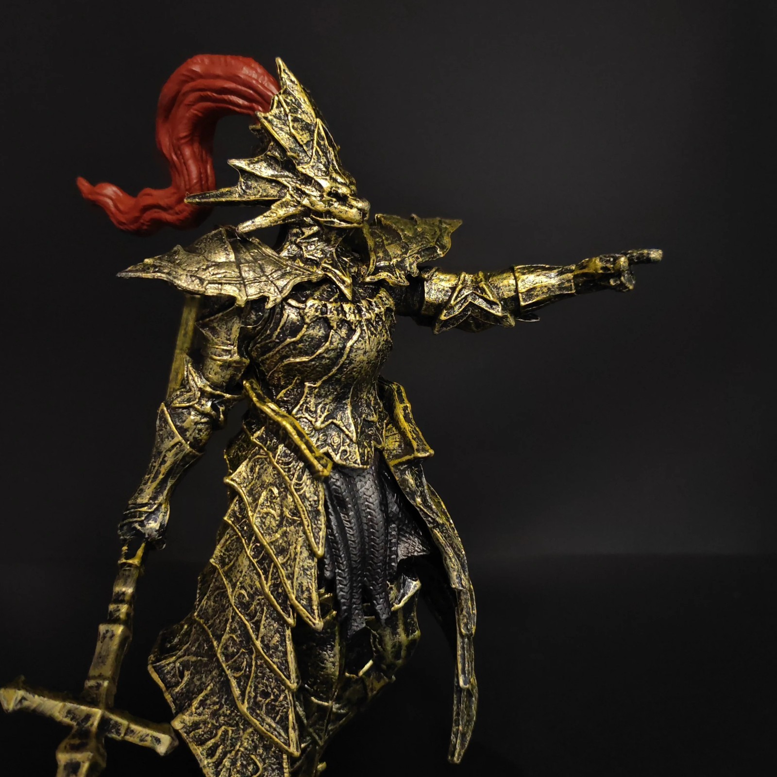 Dark Souls Dragon Slayer Ornstein 21cm PVC Figure Statue Collectible No Box Dark Souls Dragon Slayer Ornstein 21cm PVC Figure Statue Collectible No Box