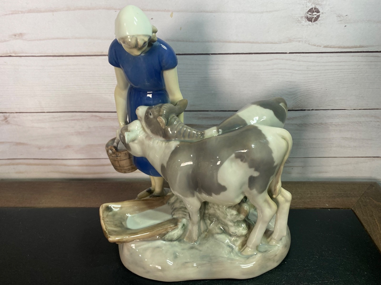 Royal Copenhagen Bing & Grondahl B&G Figurine Girl with Calves Cows 2270
