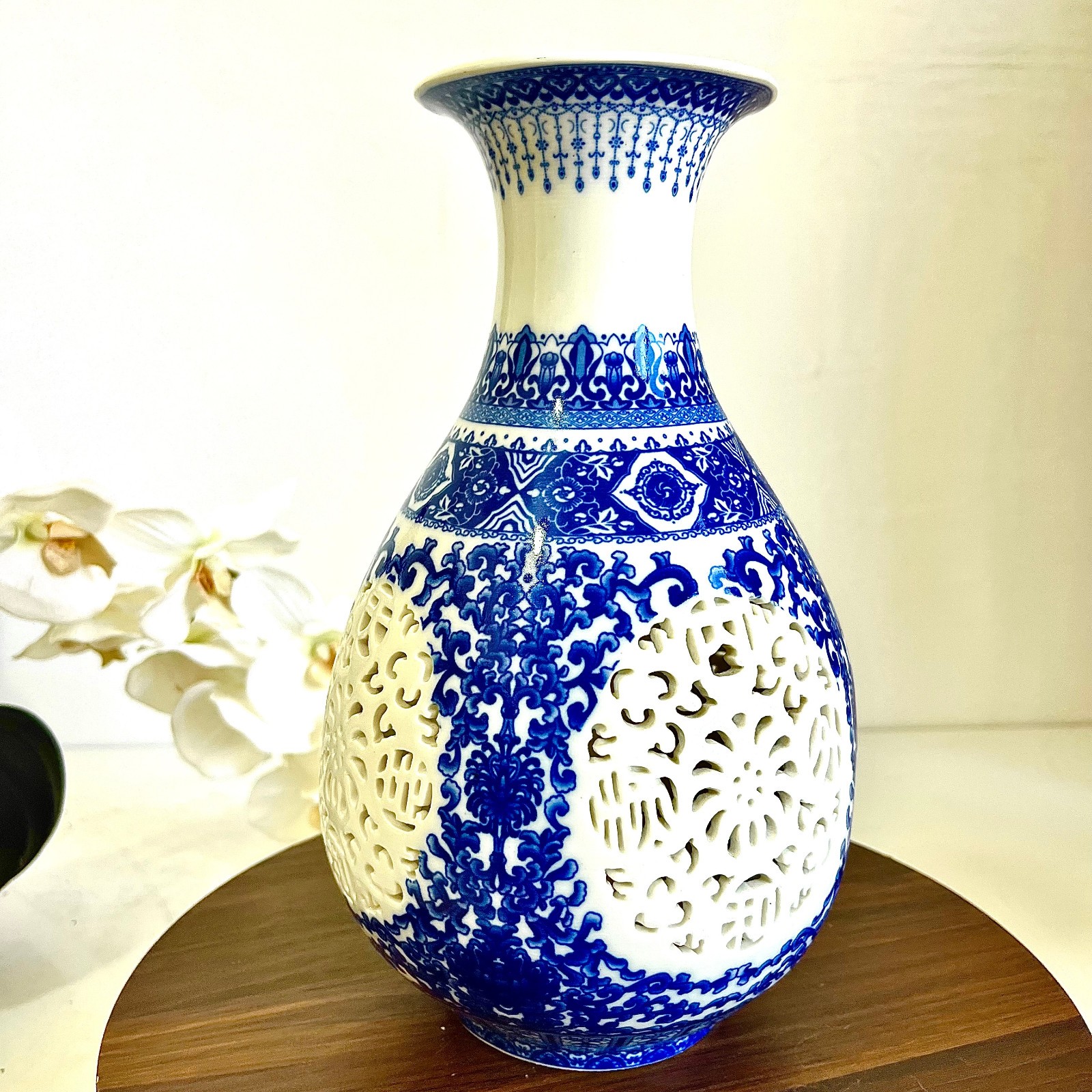 2.05LB Handmade Blue and White Porcelain Vase/Jingdezhen, China