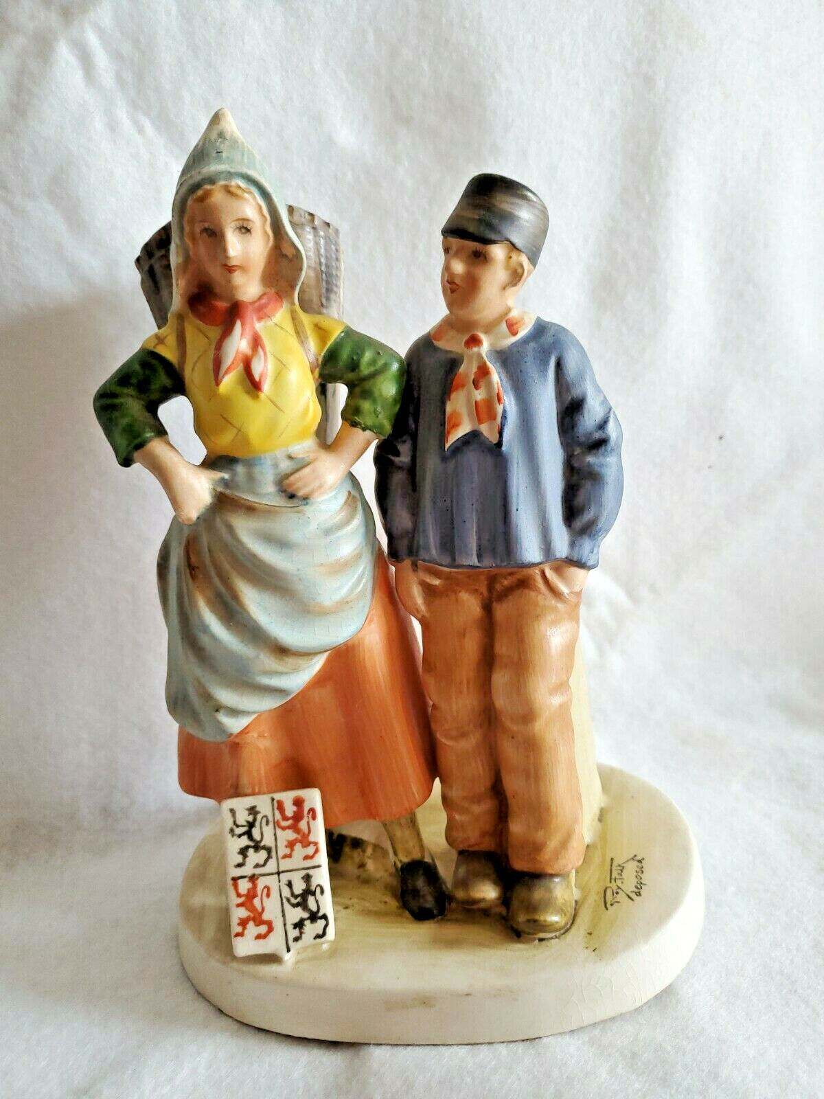 Vintage Dutch folk art hand painted Welsh couple Ray Falk deposed figurine R@RE