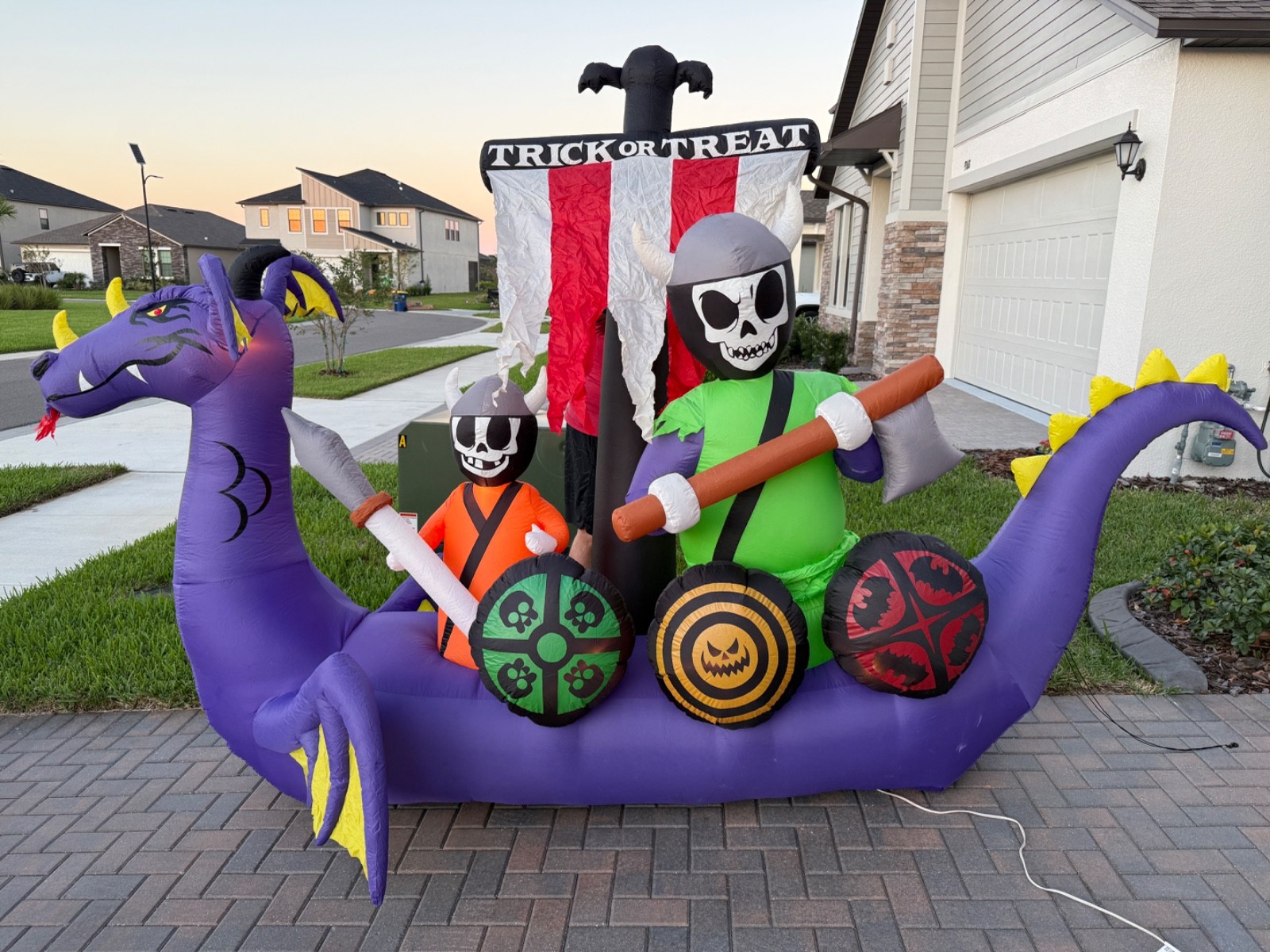 RARE ANIMATED Gemmy 12’ huge VIKING SHIP HALLOWEEN INFLATABLE AMAZING