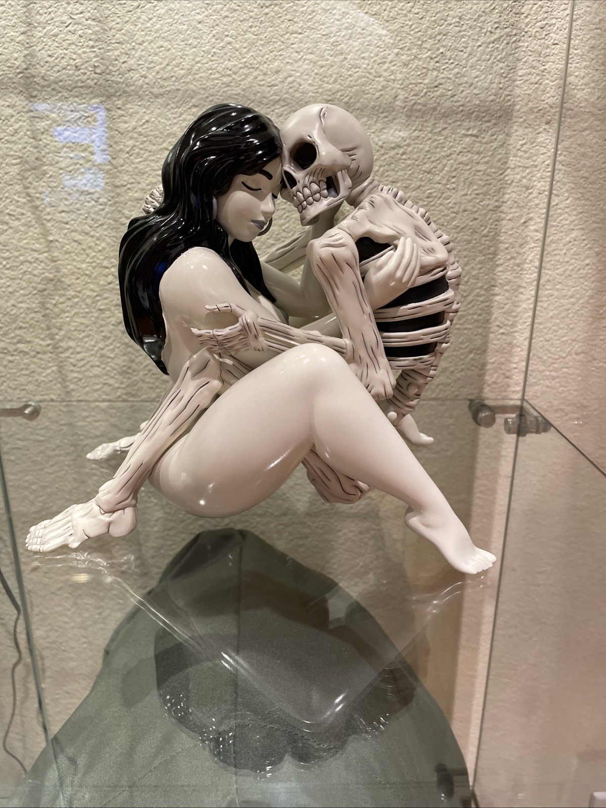 Mighty Jaxx “Keep Me Close” - Art Collectible By Matt Bailey Mighty Jaxx “Keep Me Close” - Art Collectible By Matt Bailey