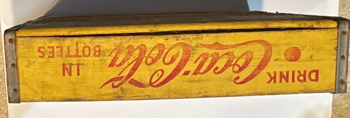 Coca-Cola Vintage Wooden Bottle Carrier Caddy Crate w/ Divider Yellow Red Brown
