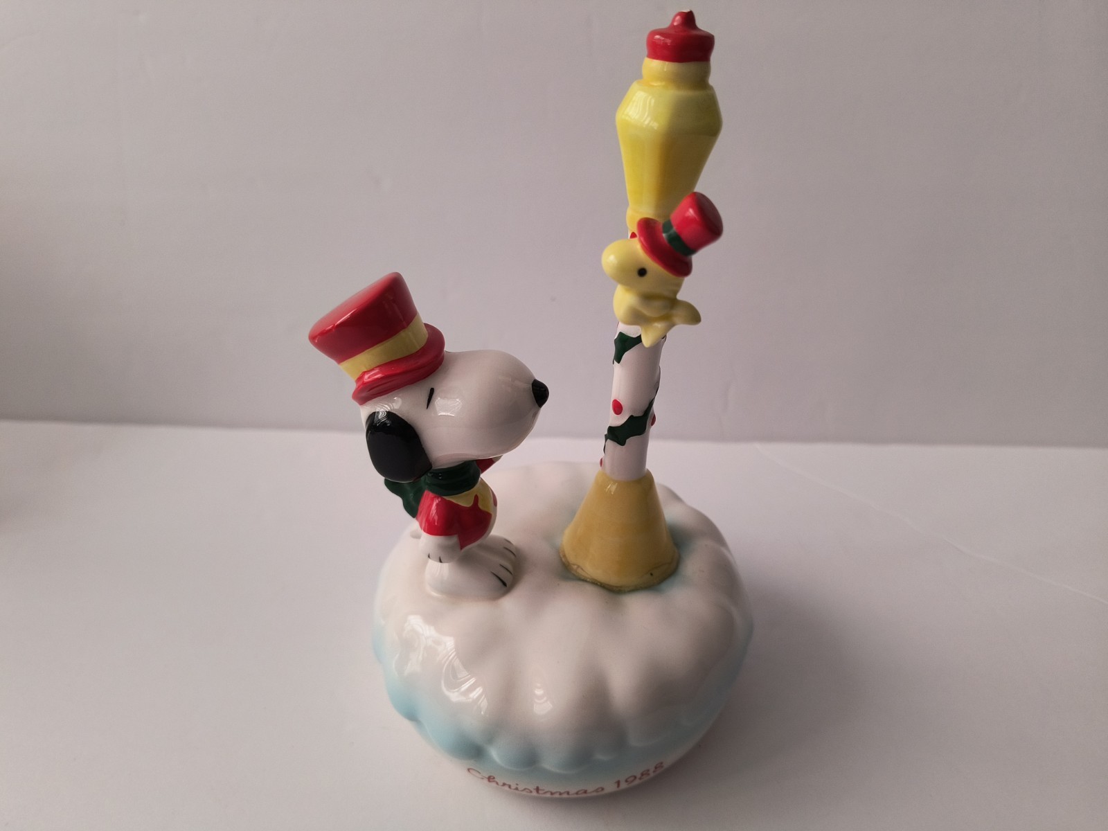 SNOOPY Woodstock Peanuts Vintage 1988 Musical Figurine