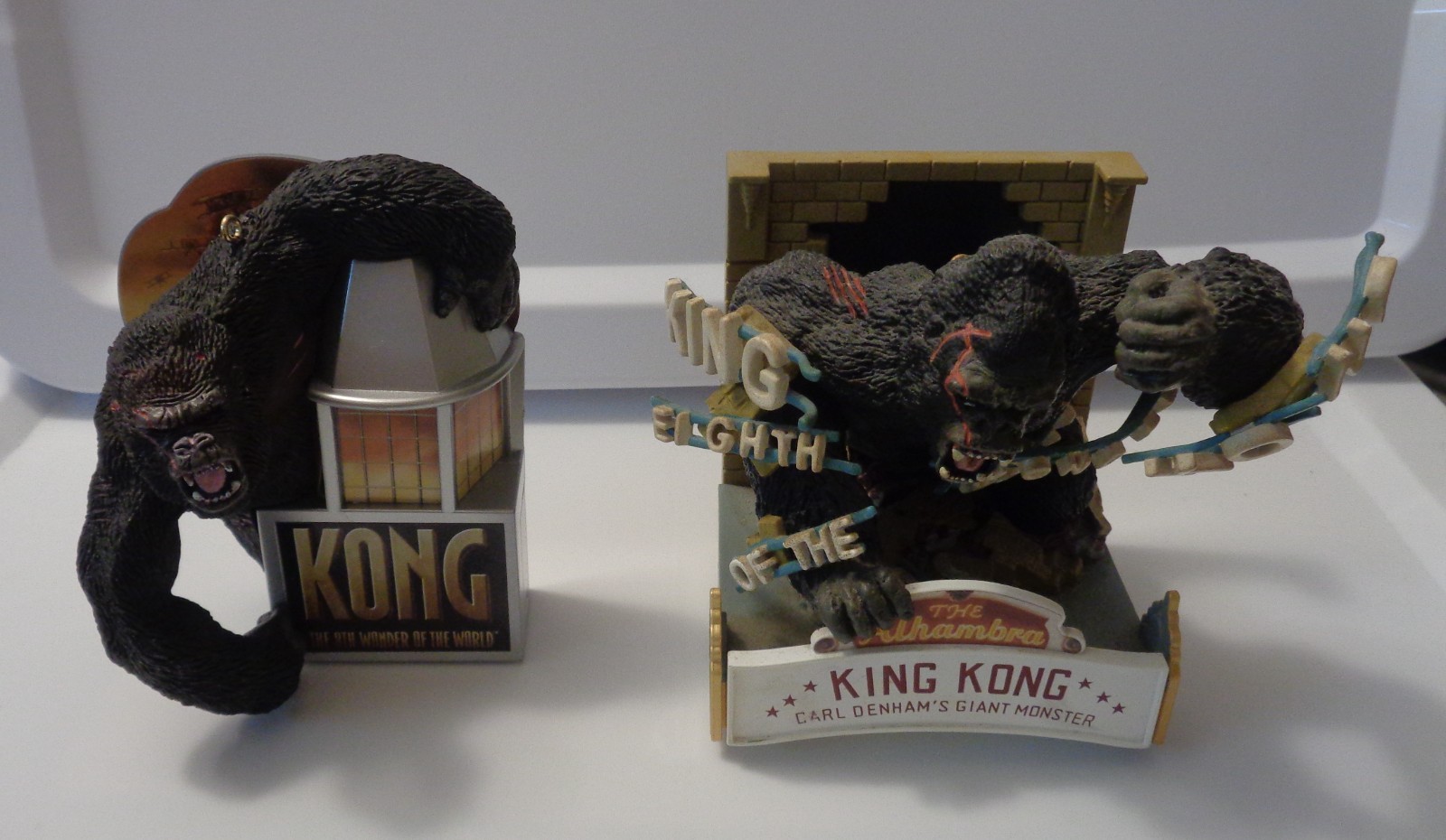 KING KONG LIGHT & SOUND ORNAMENT SET