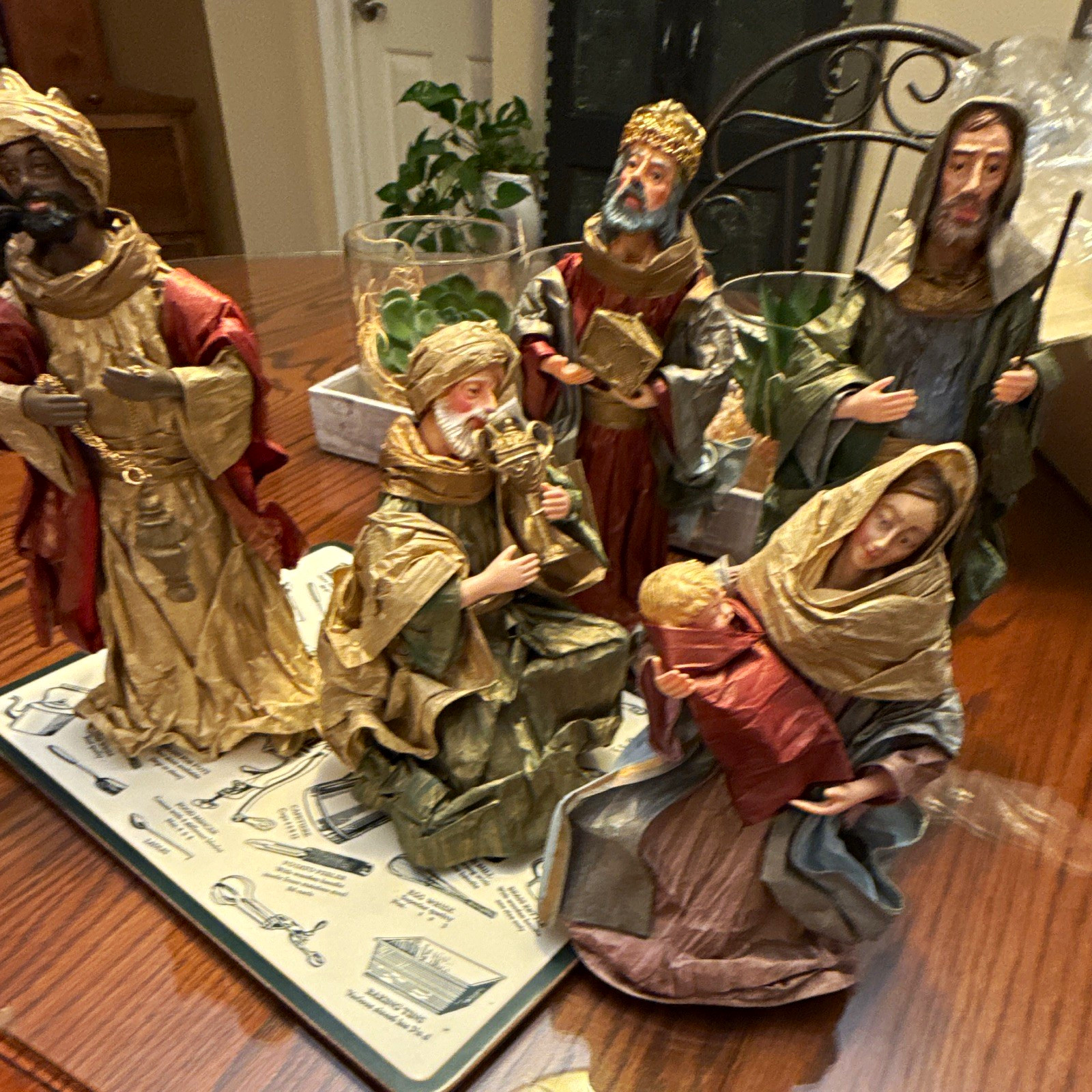 Vintage 5-Piece Handcrafted Ribbon Paper-Mâché Nativity Scene Set – Made Taiwan