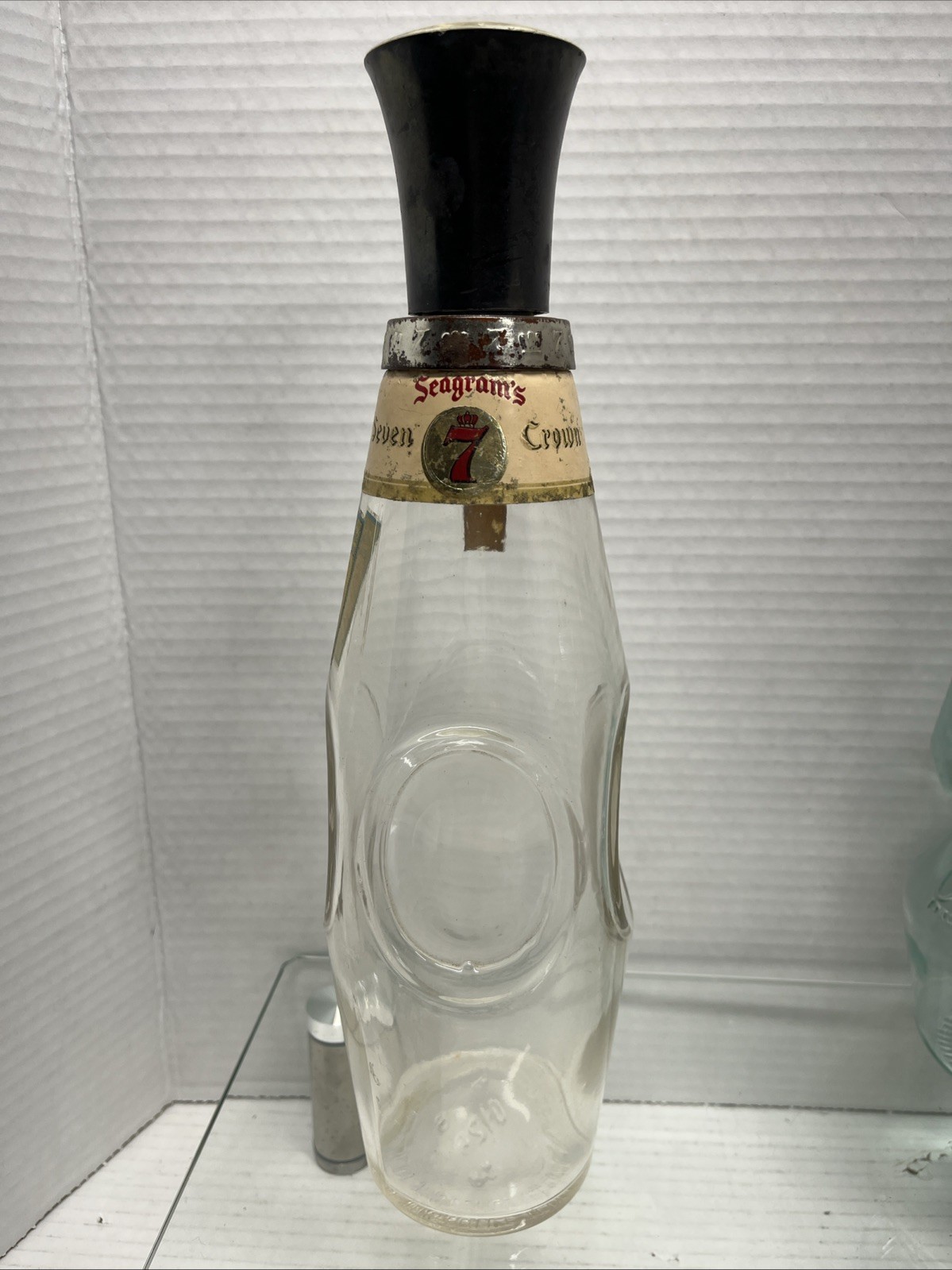 Vintage 1956 Seagram\'s Seven Crowns Clear Glass Decanter/Bottle