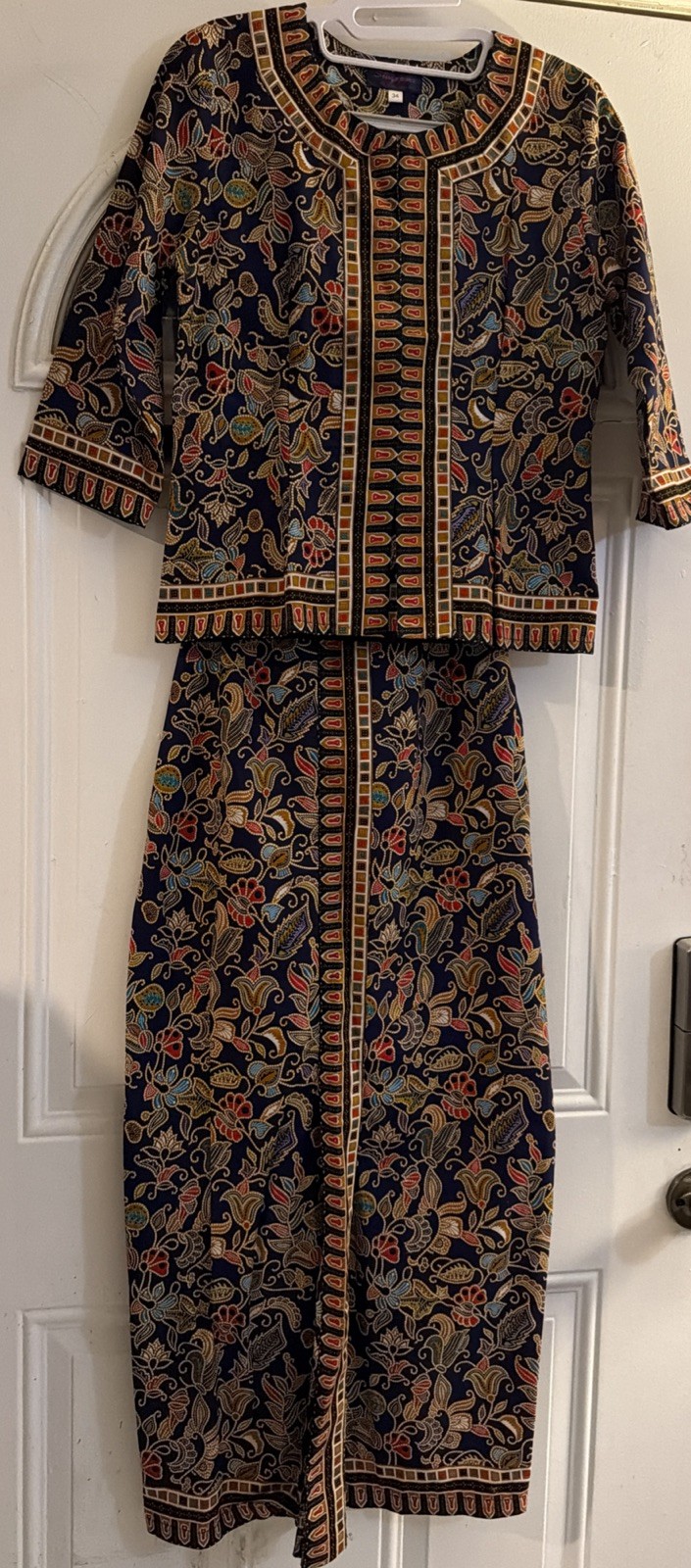 Singapore Airlines Cabin crew Batik Paisley uniform Size 34 NWOT