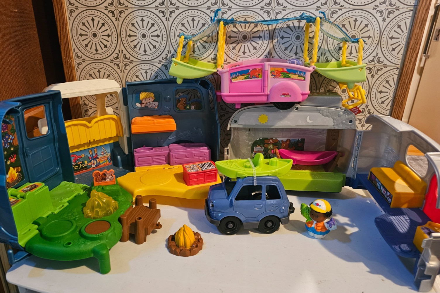Fisher Price LITTLE PEOPLE Lot CAMPING RV Camp Out TRAILER Canoe SET Campers