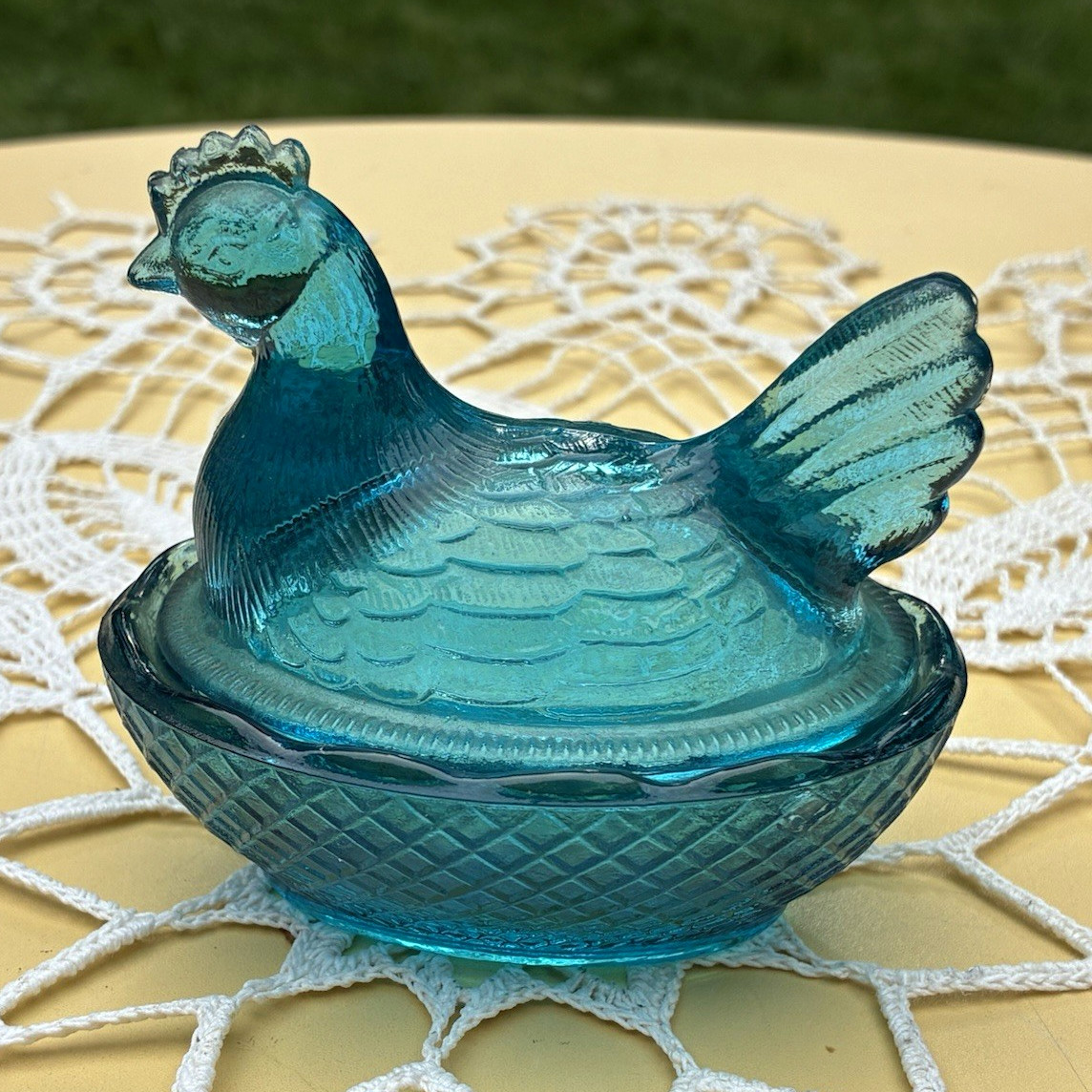 Vintage L.E. Smith Glass Hen on Nest Covered Dish, Blue/Aqua, 3.5 inch