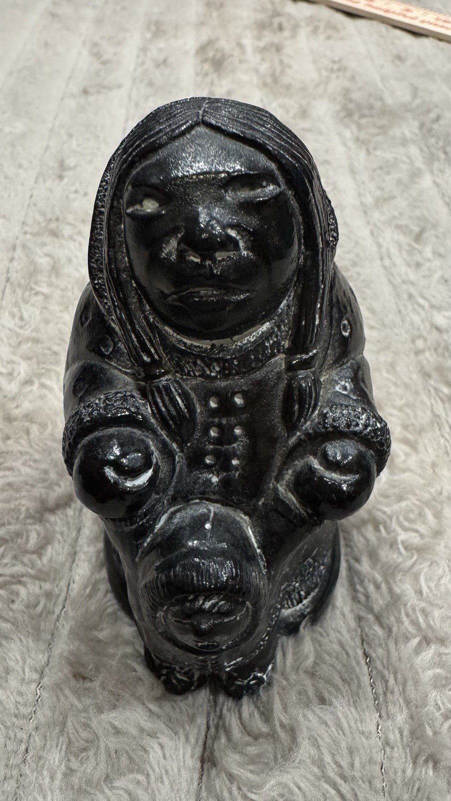 Vintage Aardik Collection Canada Black Stone Look Inuit Mother Child Sculpture Vintage Aardik Collection Canada Black Stone Look Inuit Mother Child Sculpture