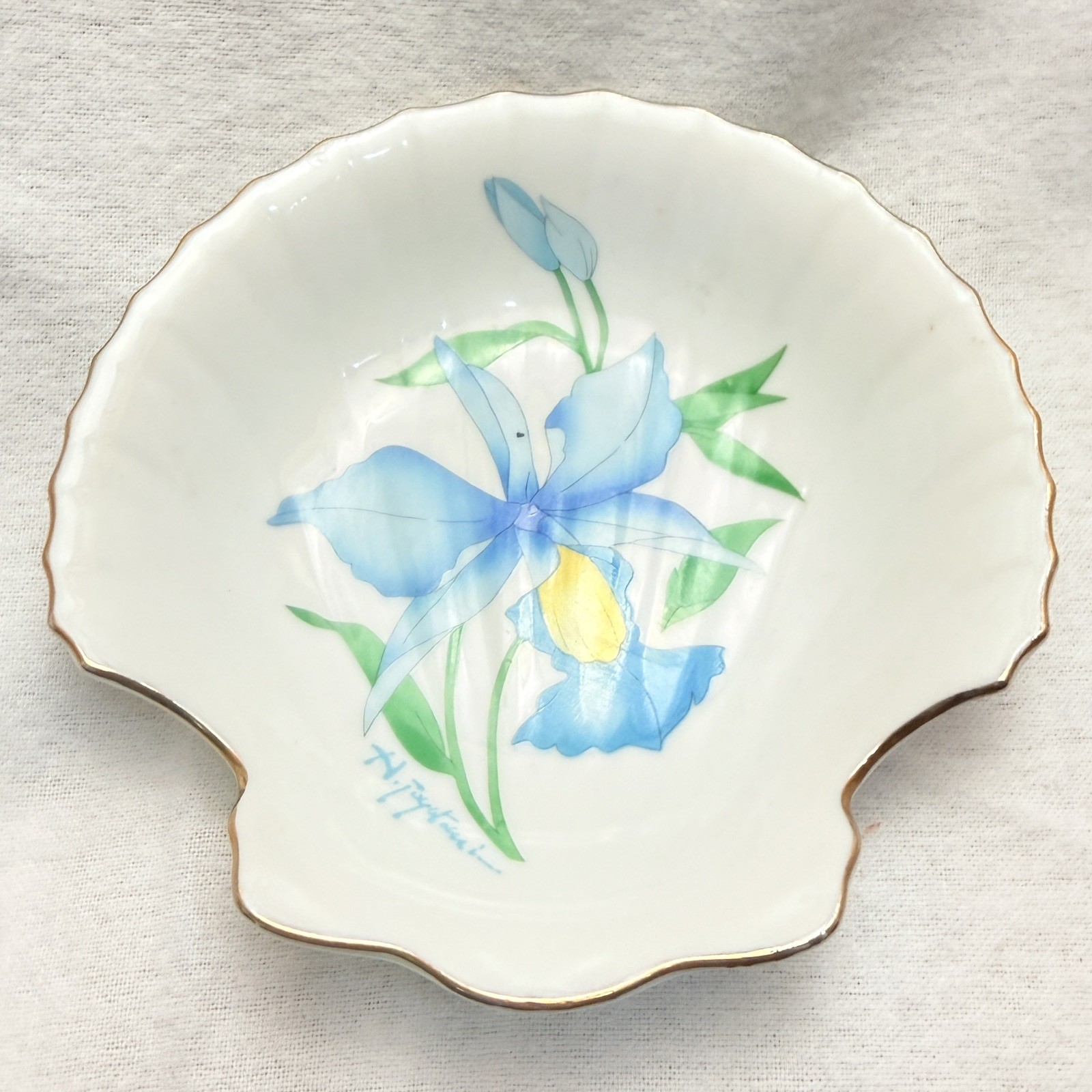Japanese Shell Shaped Floral Porcelain Trinket Dish