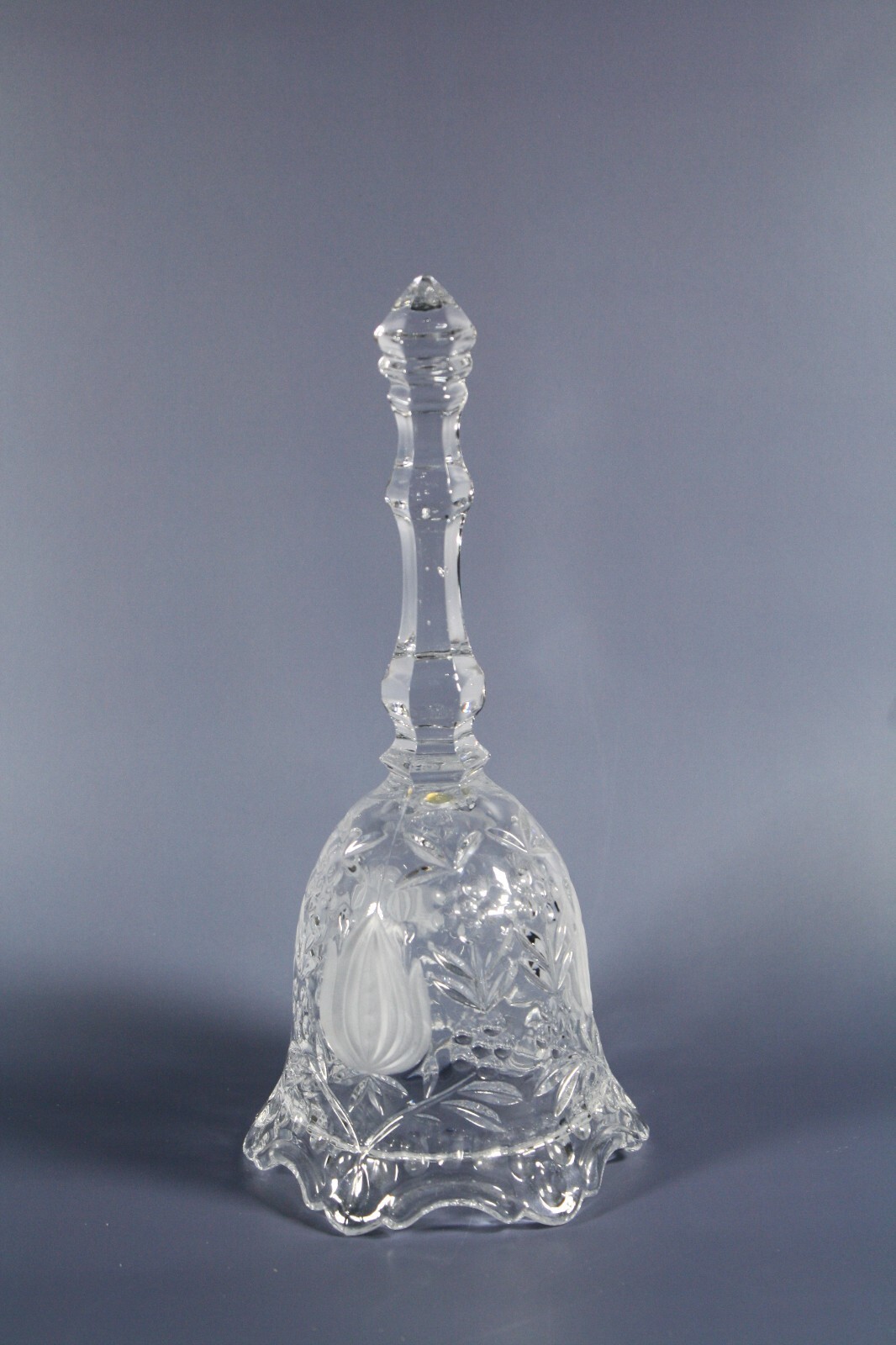 Vintage Clear Crystal Glass Bell – Ornate Floral Cut Design Vintage Clear Crystal Glass Bell – Ornate Floral Cut Design