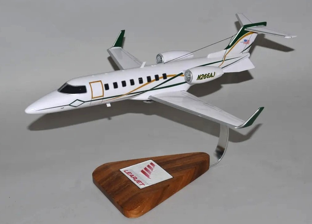 Bombardier Aerospace Gates Learjet 45 N266AJ Desk Display Model 1/46 SC Airplane