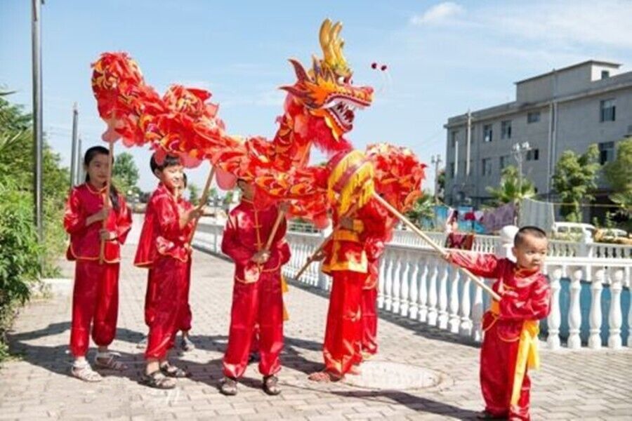 5.5m for 6 Kids Chinese Culture Red dragon dance costume dragon silk No poles 01