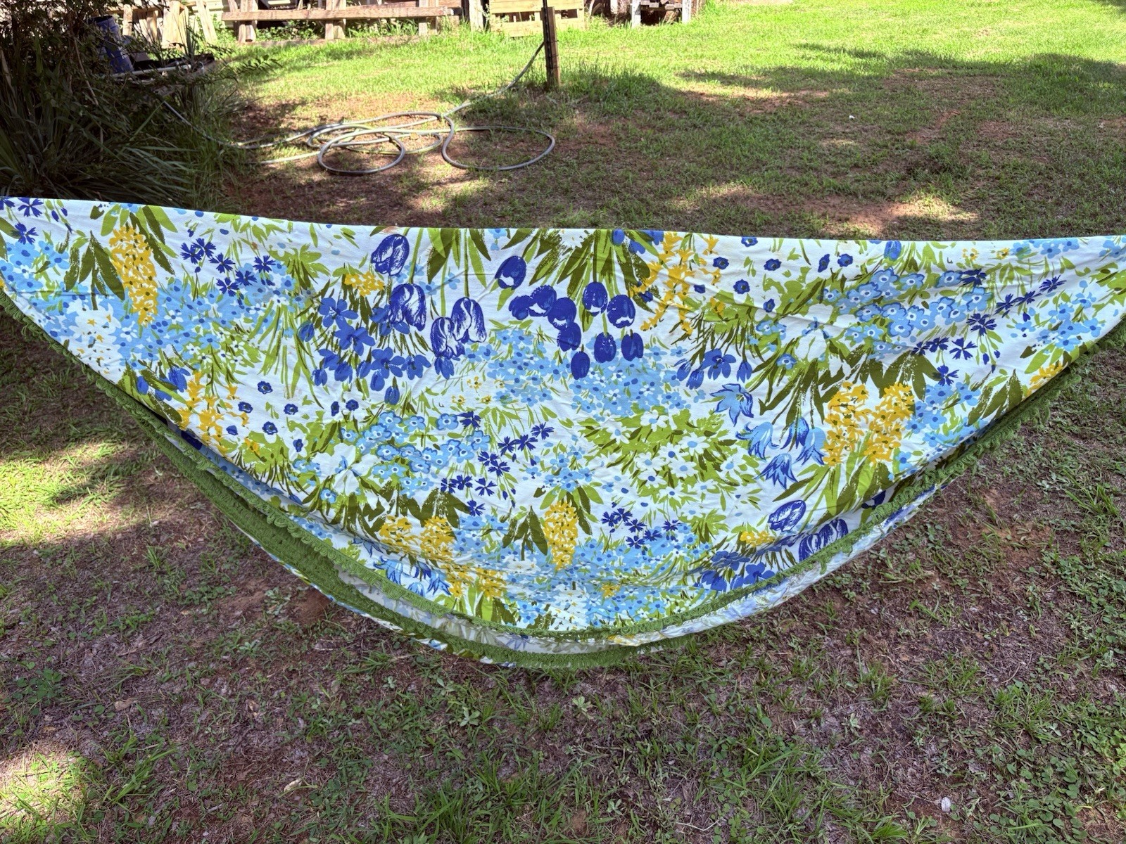 Vtg Retro Funky Floral Hippie Boho Tablecloth 70in Round No Stains