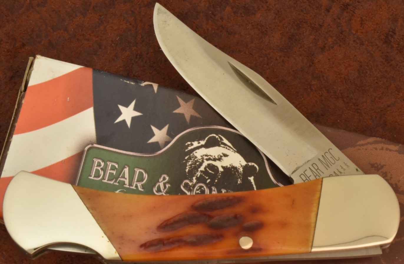 BEAR MGC MADE IN USA AMBER RED STAG BONE BONESTAG LOCKBACK KNIFE NICE (34705)