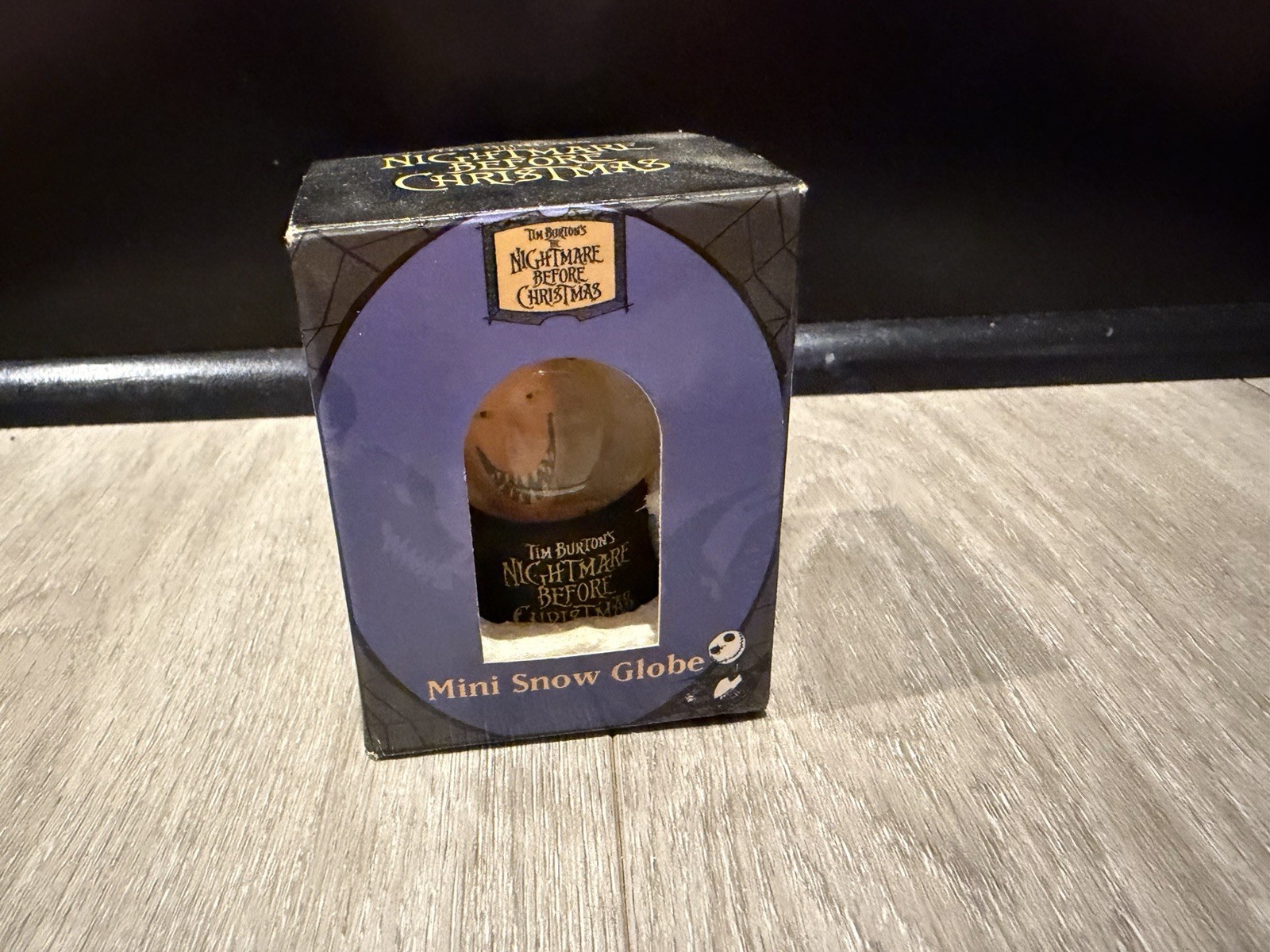 2004 NECA Nightmare Before Christmas Mini Snow Globe 