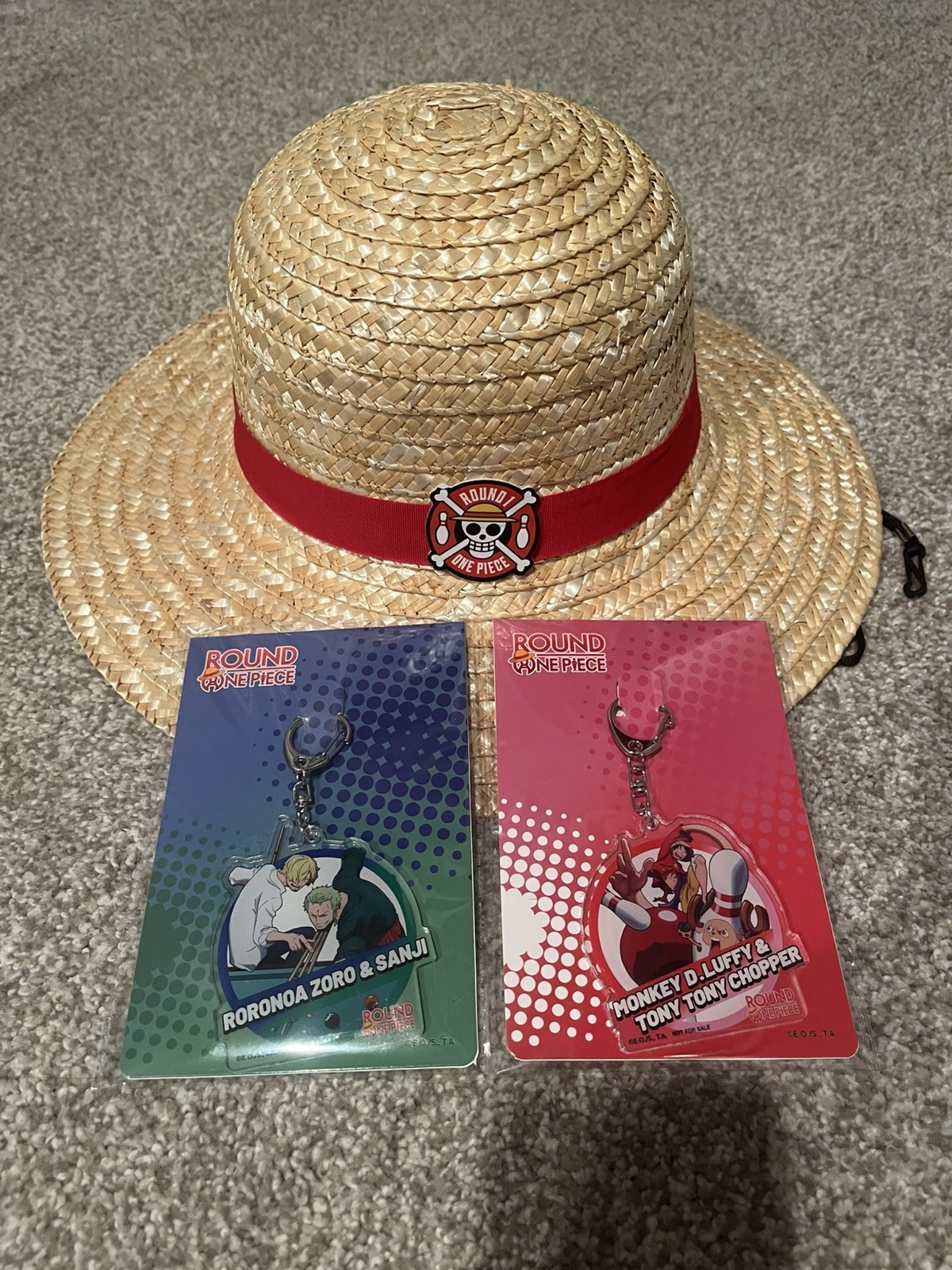 Round 1 Exclusive - One Piece Luffy Straw Hat and Keychain Pairs Set