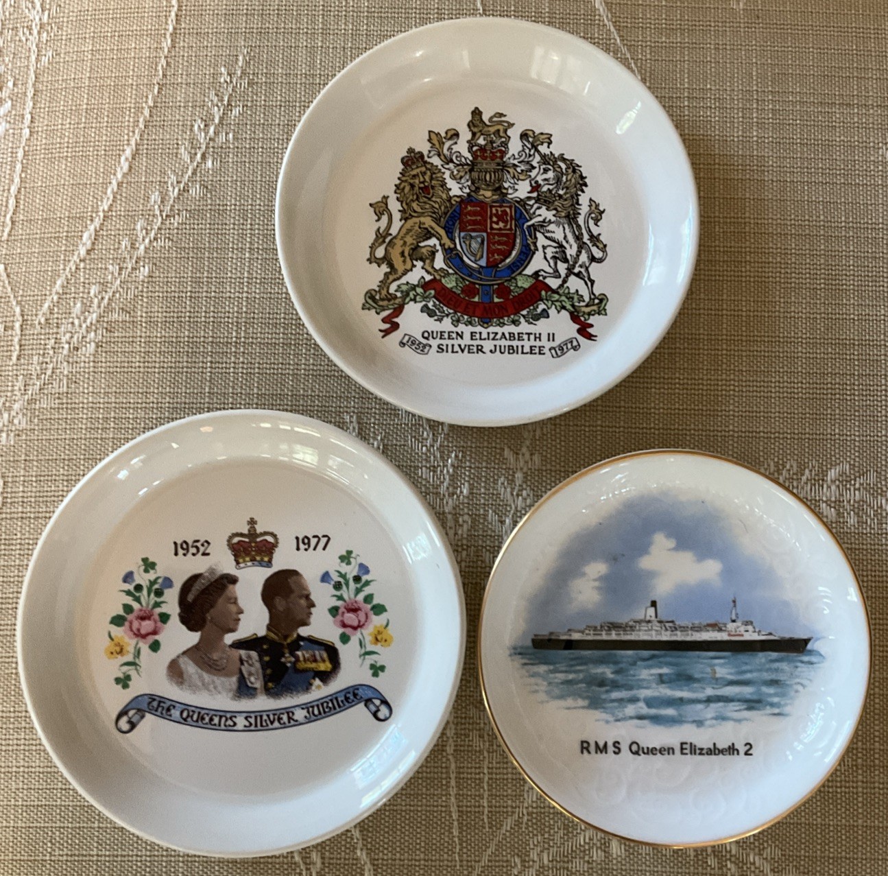2 Queen Elizabeth II 1977 Silver Jubilee, 1 RMS Elizabeth II Trinket Dishes Nice