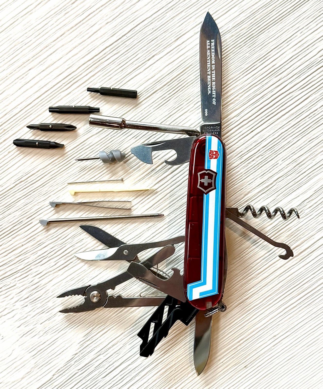 RARE 2005 Transformers Optimus Prime Convoy Victorinox CyberTool Takara 000