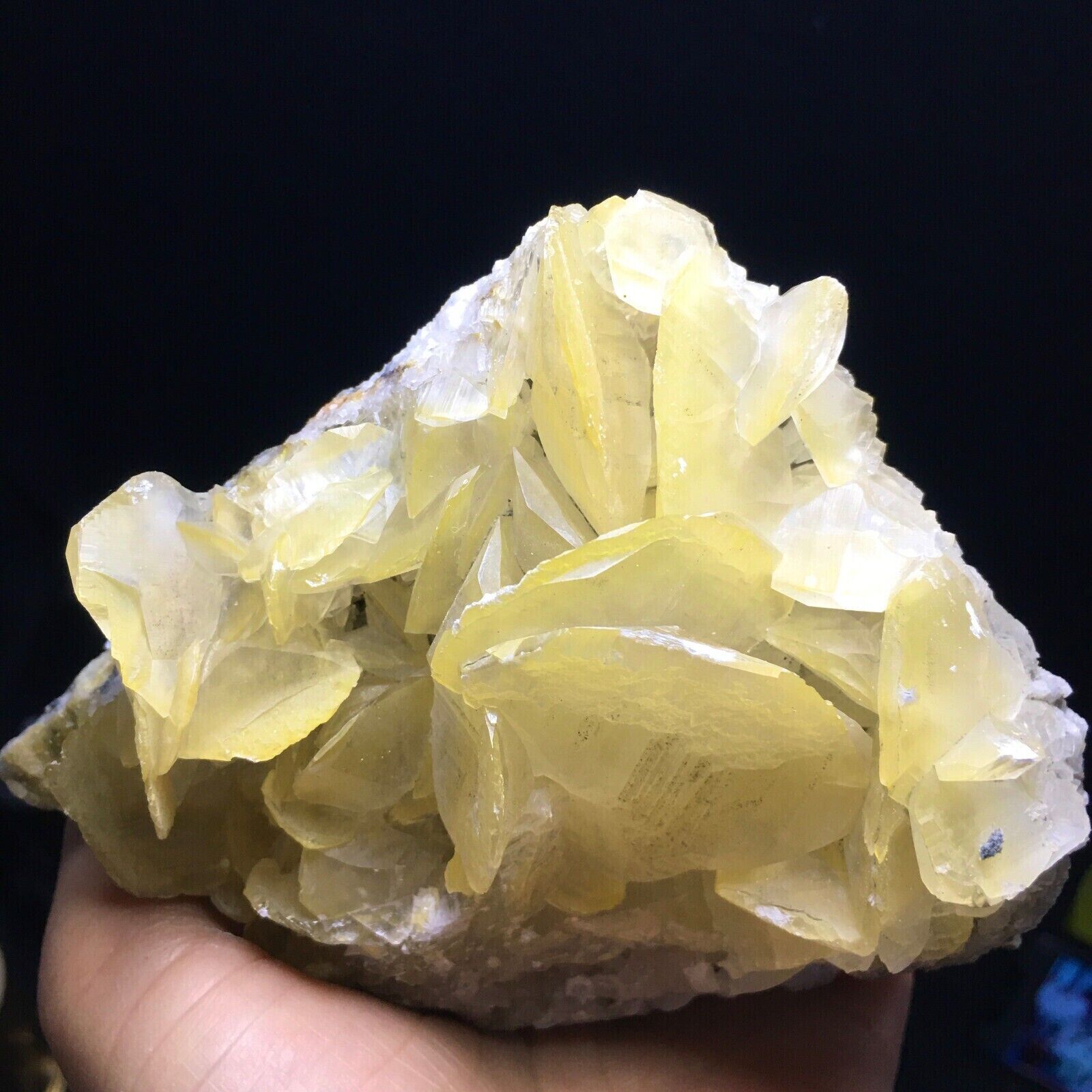 420g Natural High Quality Yellow Translucent Flaky Calcite from Guangdong,China