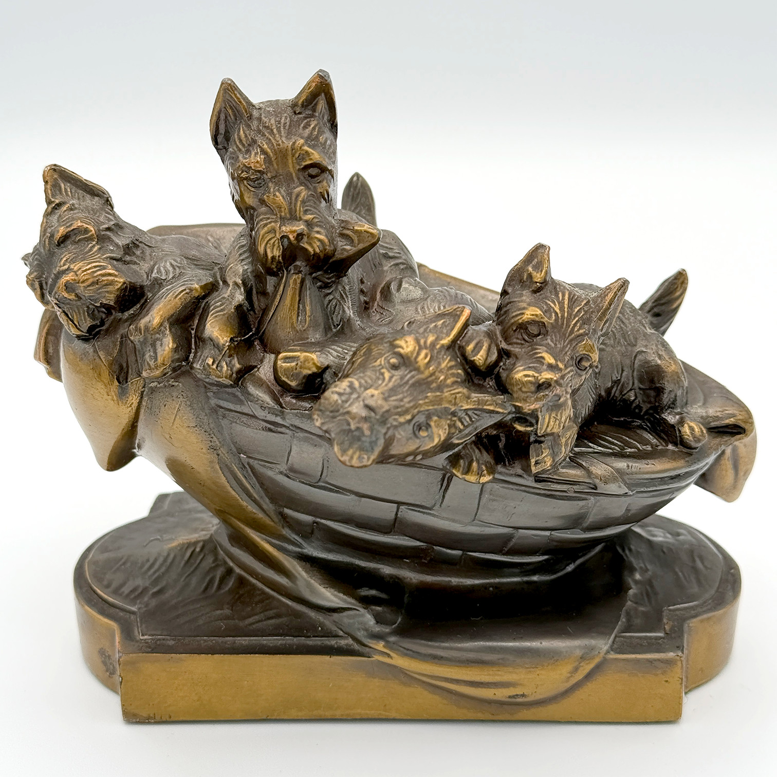 Vtg 1936 K&O Bronze Art Deco Scottish Terrier Dog Pups in Basket Statue/Bookend Vtg 1936 K&O Bronze Art Deco Scottish Terrier Dog Pups in Basket Statue/Bookend