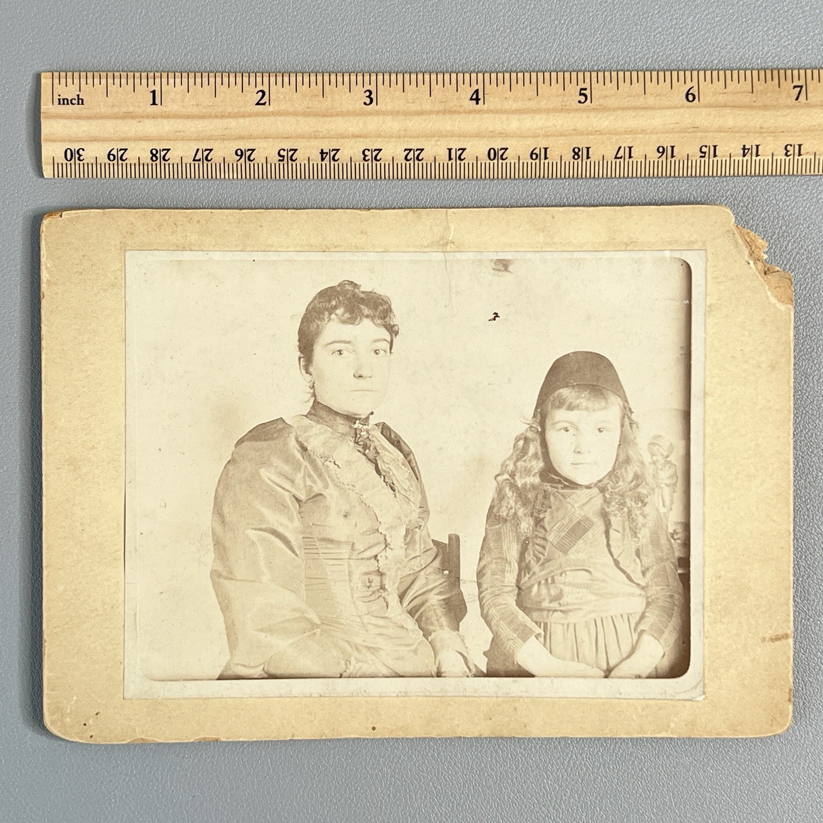 Vtg 1890s Photo Lizzie Ward & Mother Victorian Girl Bonnet Tartan Dress Antique