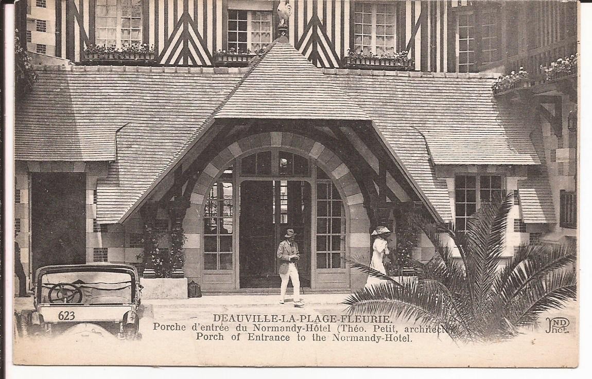 Old postcard 14 DEAUVILLE LA PLAGE FLEURIE Entrance porch of the Normandy Hotel