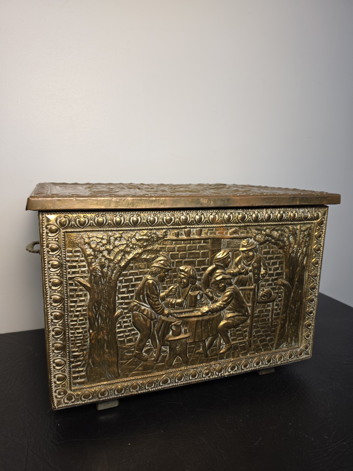 Vintage Mid-20th Metal Century English Embossed Brass Log Box Rare Tavern Scenes Vintage Mid-20th Metal Century English Embossed Brass Log Box Rare Tavern Scenes