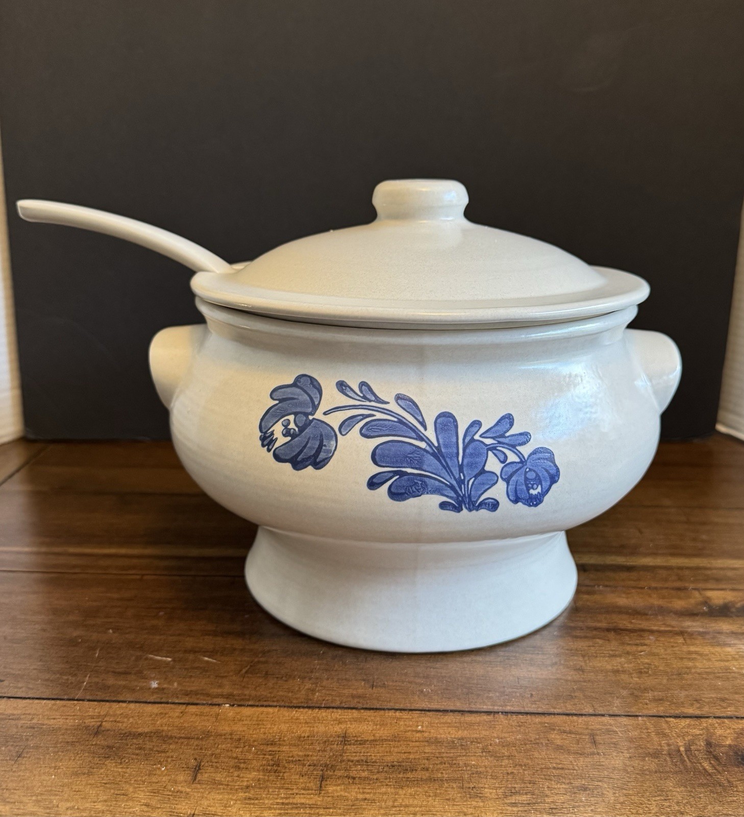 Vintage Pfaltzgraff Yorketowne Large Soup Tureen w/Lid and Spoon