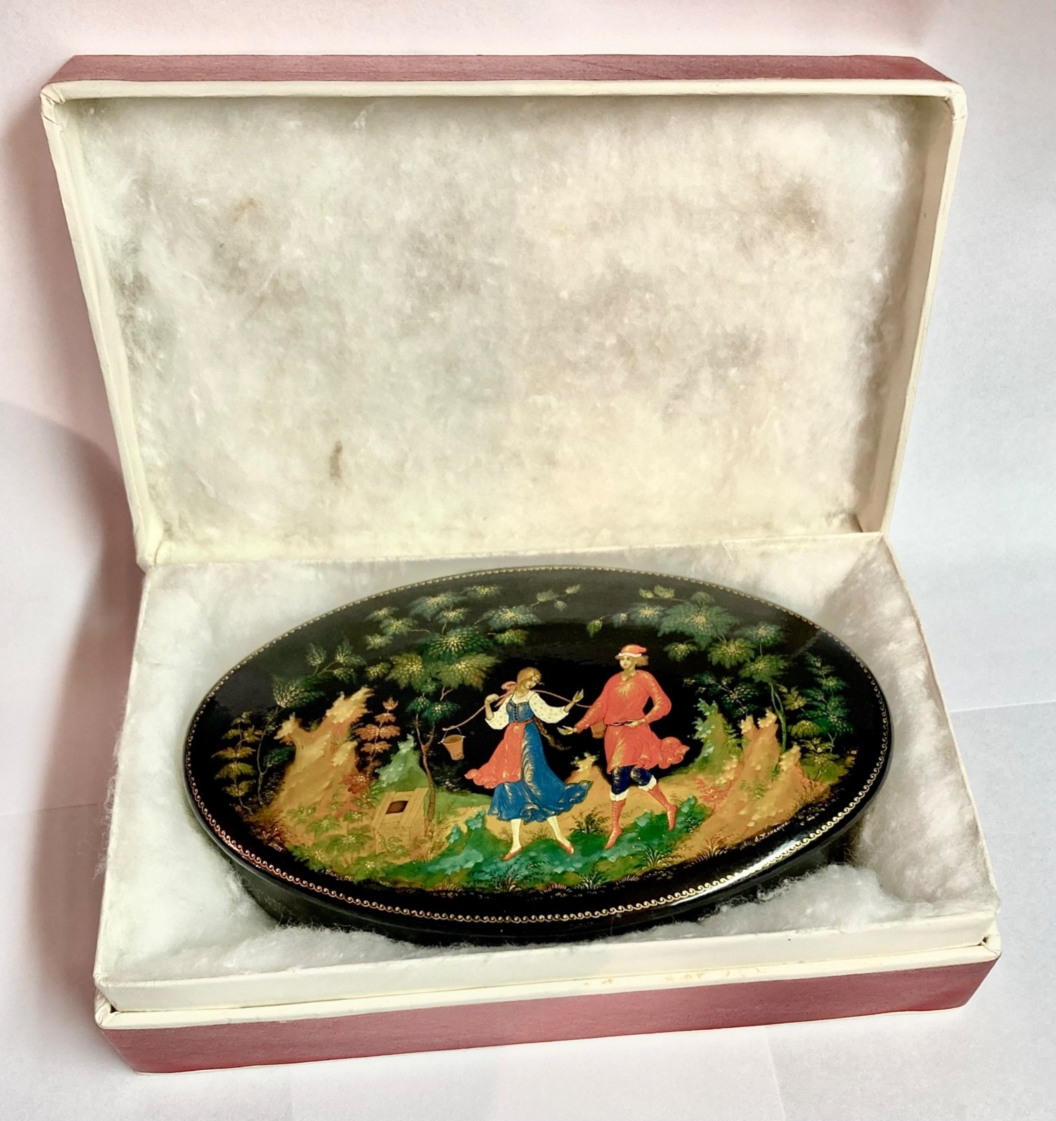 Vintage 1986 Palekh Lacquer box \