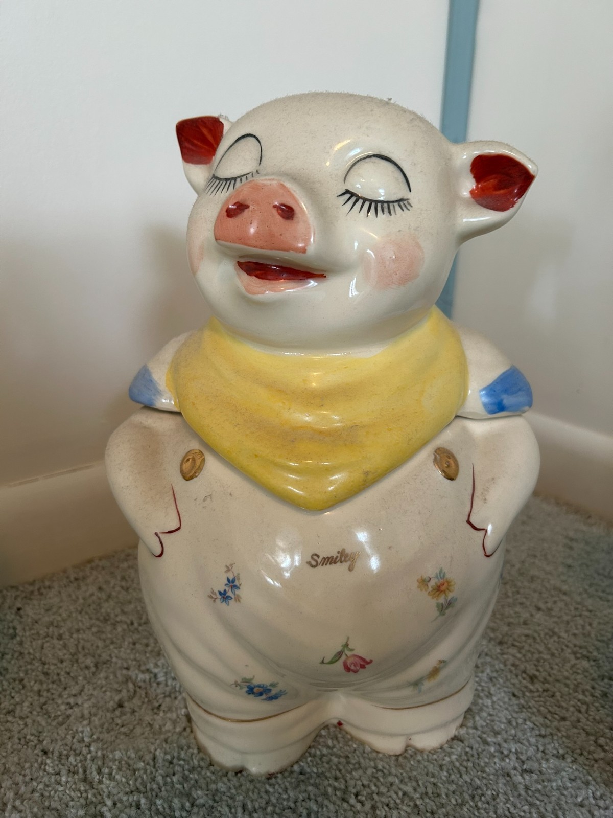 Vintage Shawnee USA Pottery Ceramic SMILEY Pig Cookie Floral Yellow Scarf 11” T