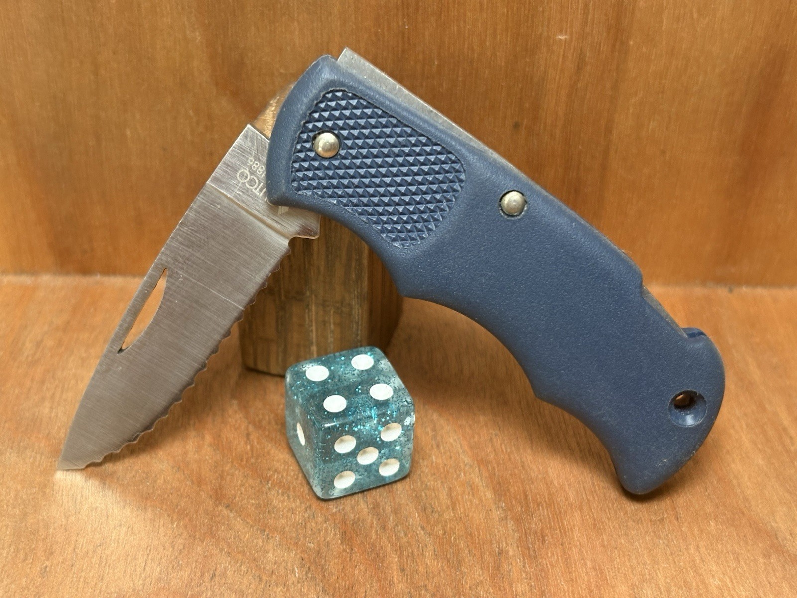 CUTCO 1886 440A High Carbon Navy Blue Double-D Blade Lockback Knife NEAR MINT