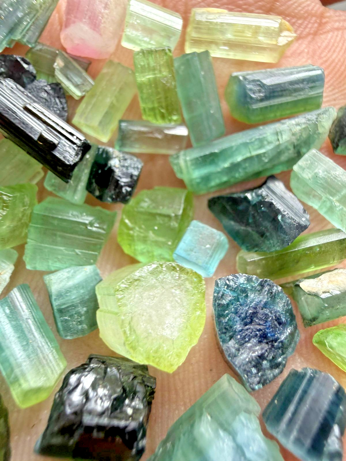 76Carat Stunning Lot Tourmaline Crystal on Quartz specimen From Pakistan