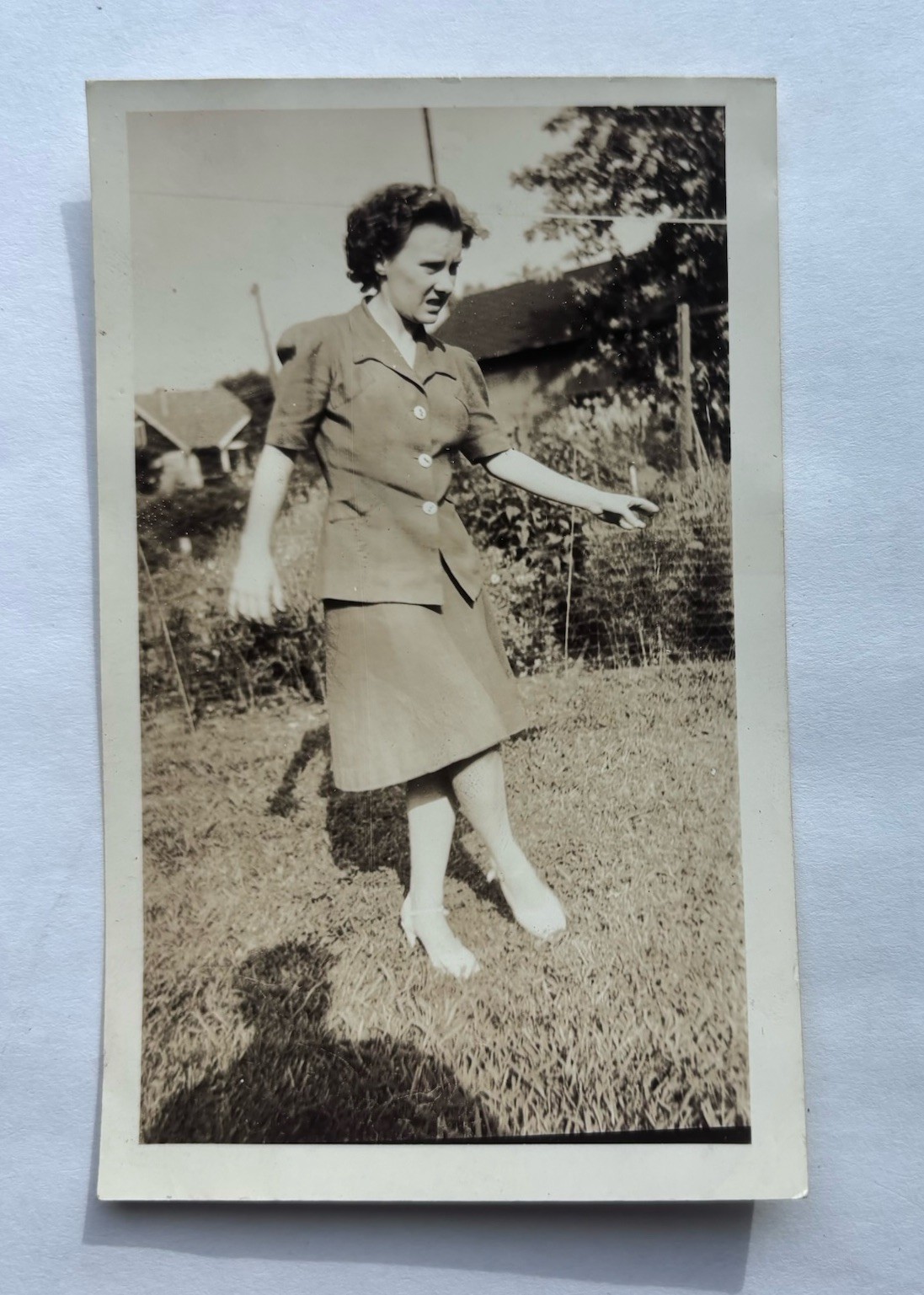 Vtg B&W Snapshot Pretty Smiling Woman Tailored Suit Heels Yard Candid