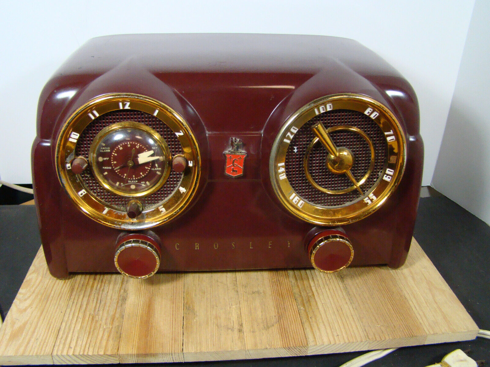 Vintage Crosley D-25MN  1950’s Dashboard Burgundy & Gold Clock Radio Excellent