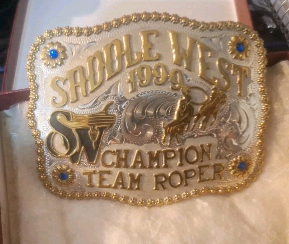 VINTAGE 1999 SADDLE WEST CHAMPION TEAM ROPER RODEO TROPHY BELT BUCKLE -FRONTIER