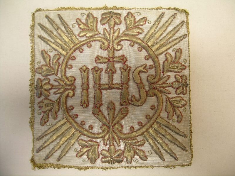 Antique goldbrocade Palla for Eucharistic Celebration Mass ( IHS ) Chalice