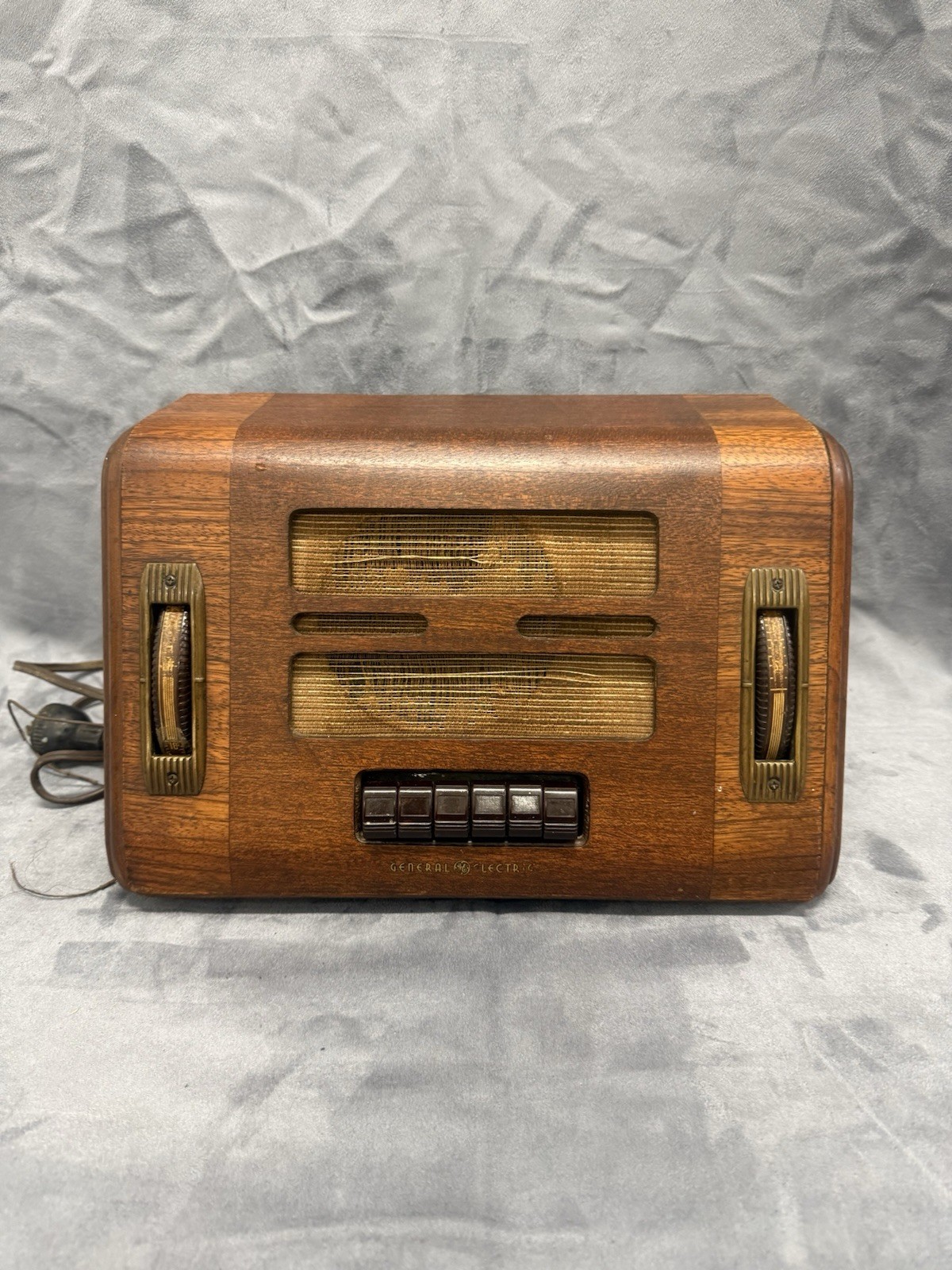 Vintage 1938 GE GD-60 Tube Radio Wood Cabinet – Untested - As-Is - Estate