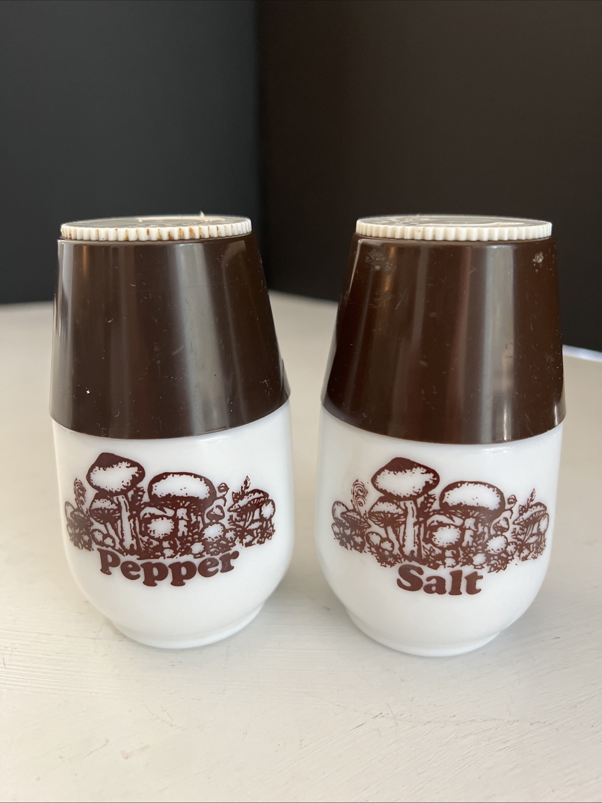 Vtg GEMCO Salt Pepper Shakers 4-1/4”Mushroom Woodland Brown White Milk Glass