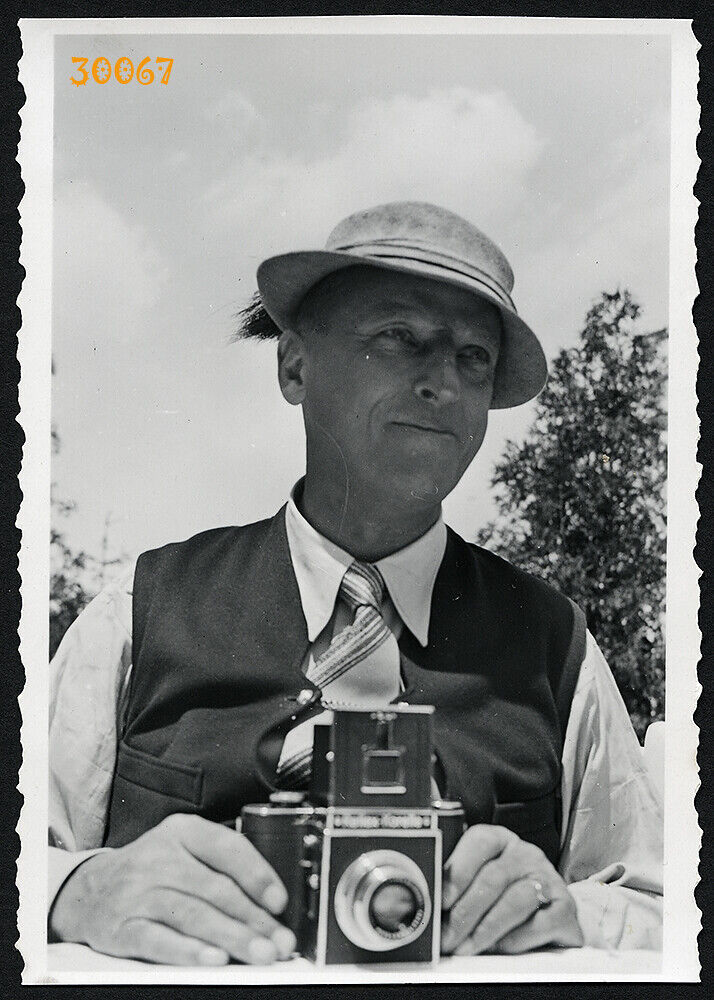 man w photo camera, Vintage fine art Photograph, 1937 Germany  