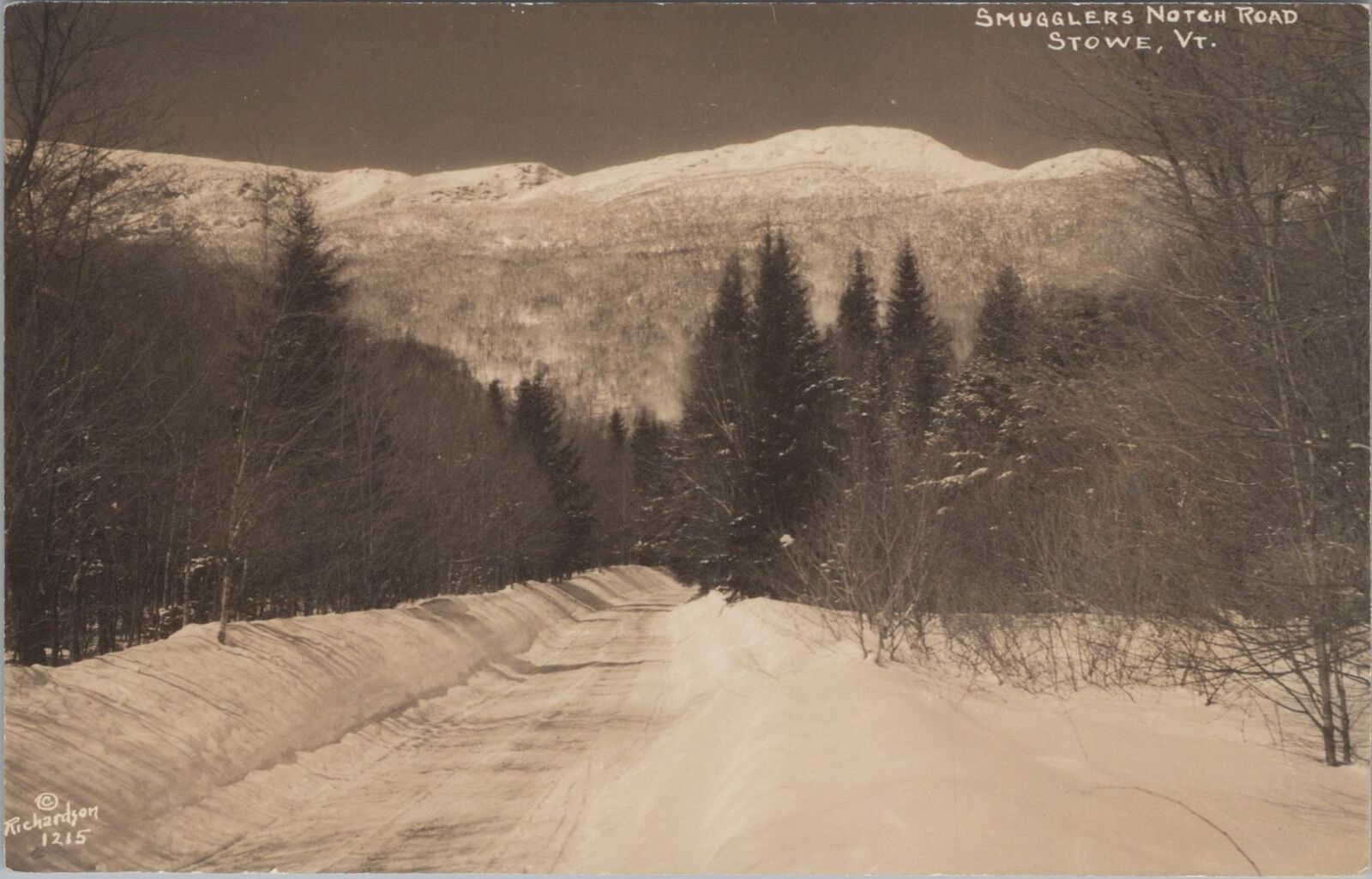 Smugglers Notch Road Stowe Vermont Snow Scene Mt.Mansfield 1941 RPPC Postcard