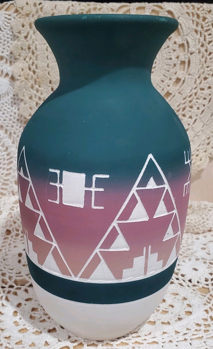 Sioux Pottery Vase Signed Jeanne High Elk Native American Art Rapid City SD 