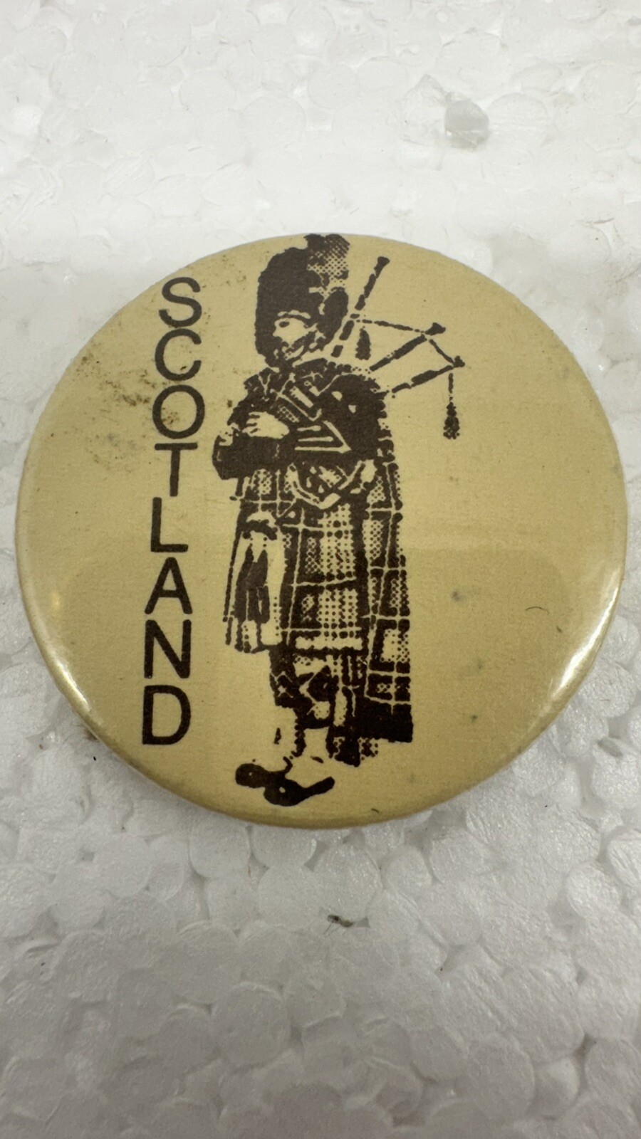 Vtg SCOTLAND Scottish Bagpipes Glasgow Edinburgh Skye Stirling Perth Badge