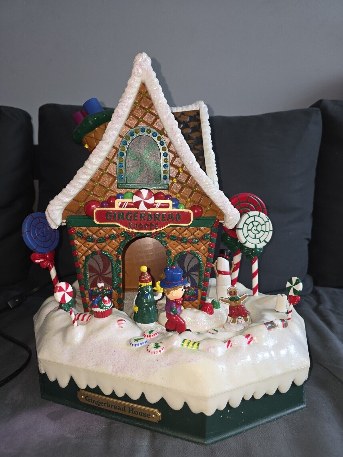 Vintage Holiday Creations Christmas Gingerbread House Animated Lighted 