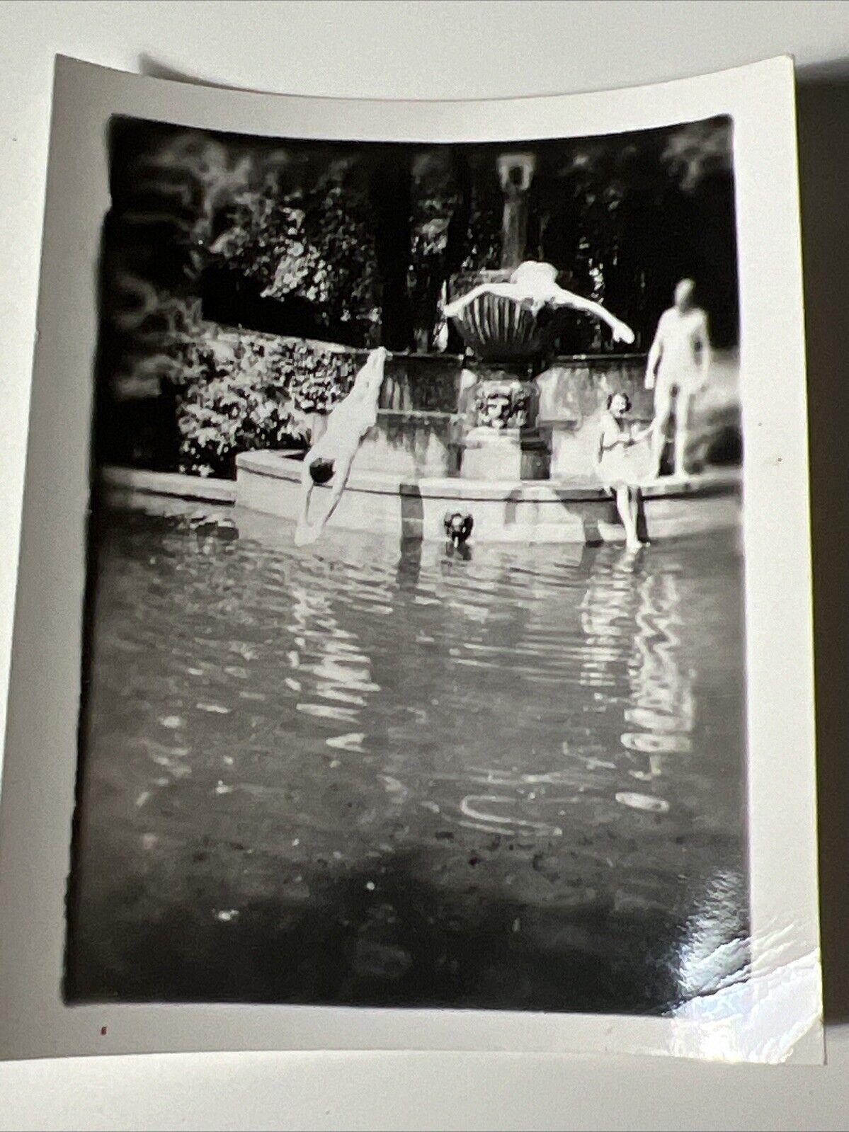 vintage 1940s SKINNY DIPPING ? DIVERS into Concrete FOUNTAIN Pool Snapshot Photo