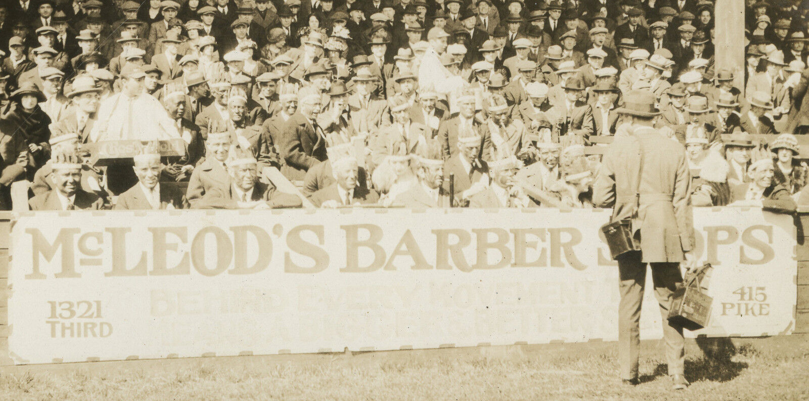 ANTIQUE  SEATTLE GIANTS BASEBALL PHOTOGRAPHER BARBER SHOP AFRICAN AMERICAN PHOTO