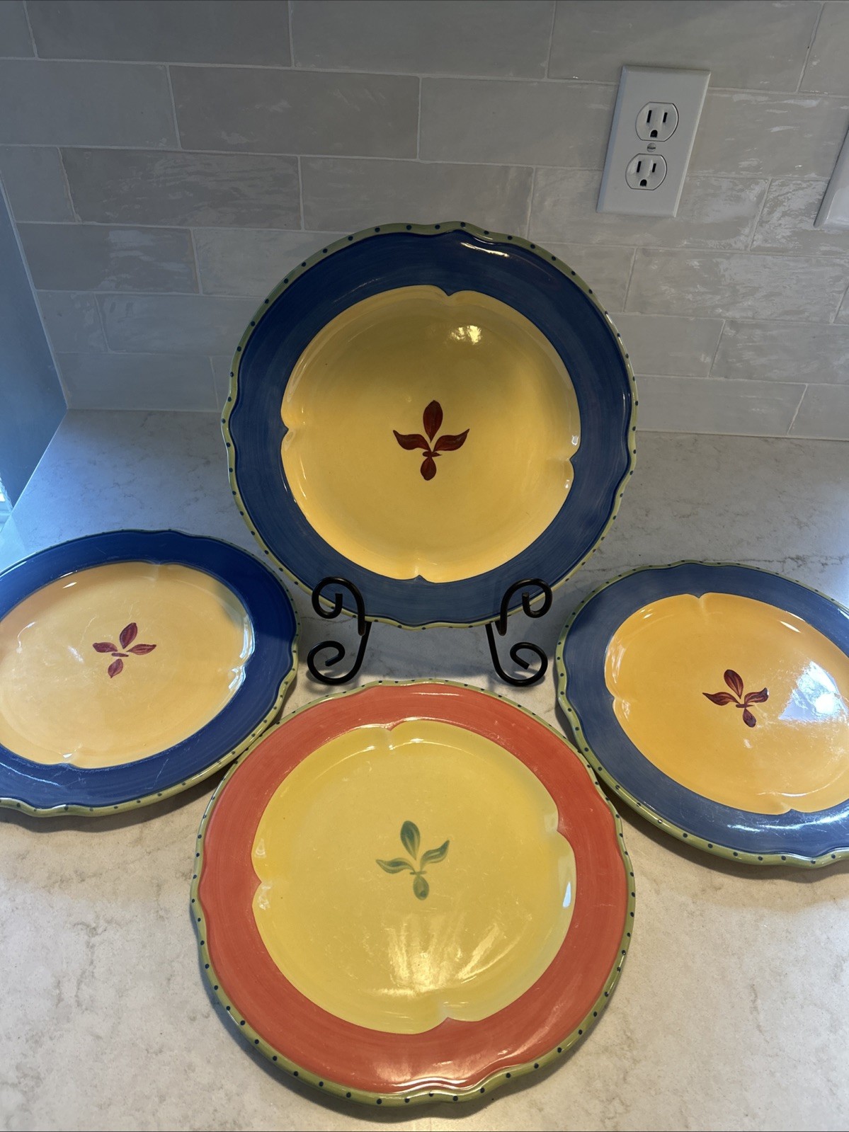 Pfaltzgraff Secrets of Pistoulet Set of Four Dinner Plates 10 ¾” 3 Blue, 1 Red