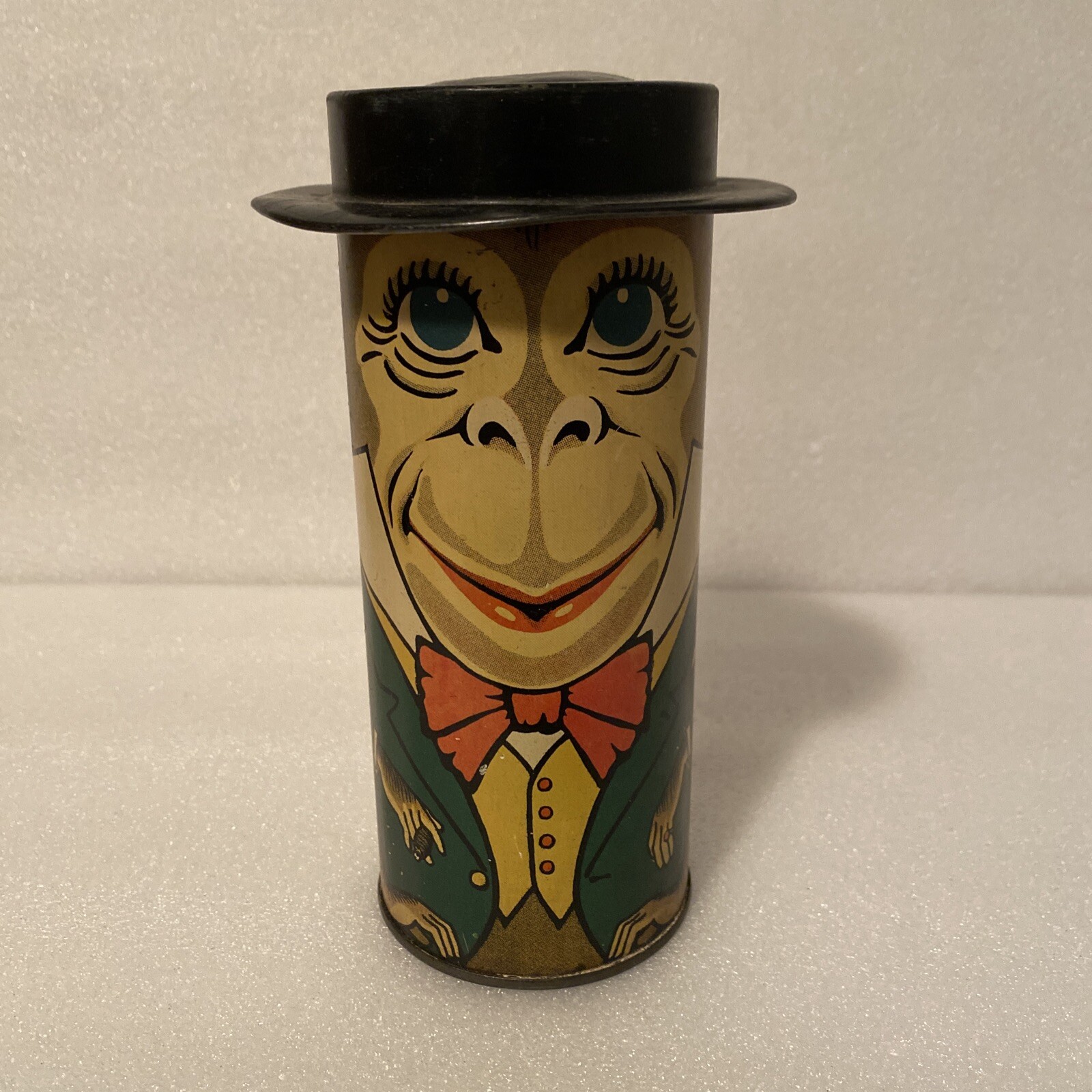 VINTAGE HARRY HORNE CIRCUS CLUB MARSHMALLOW TIN, TORONTO, CANADA MONKEY